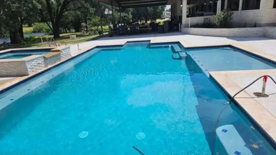 Pool Cleaning 