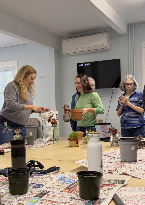 Planting with Naturalists