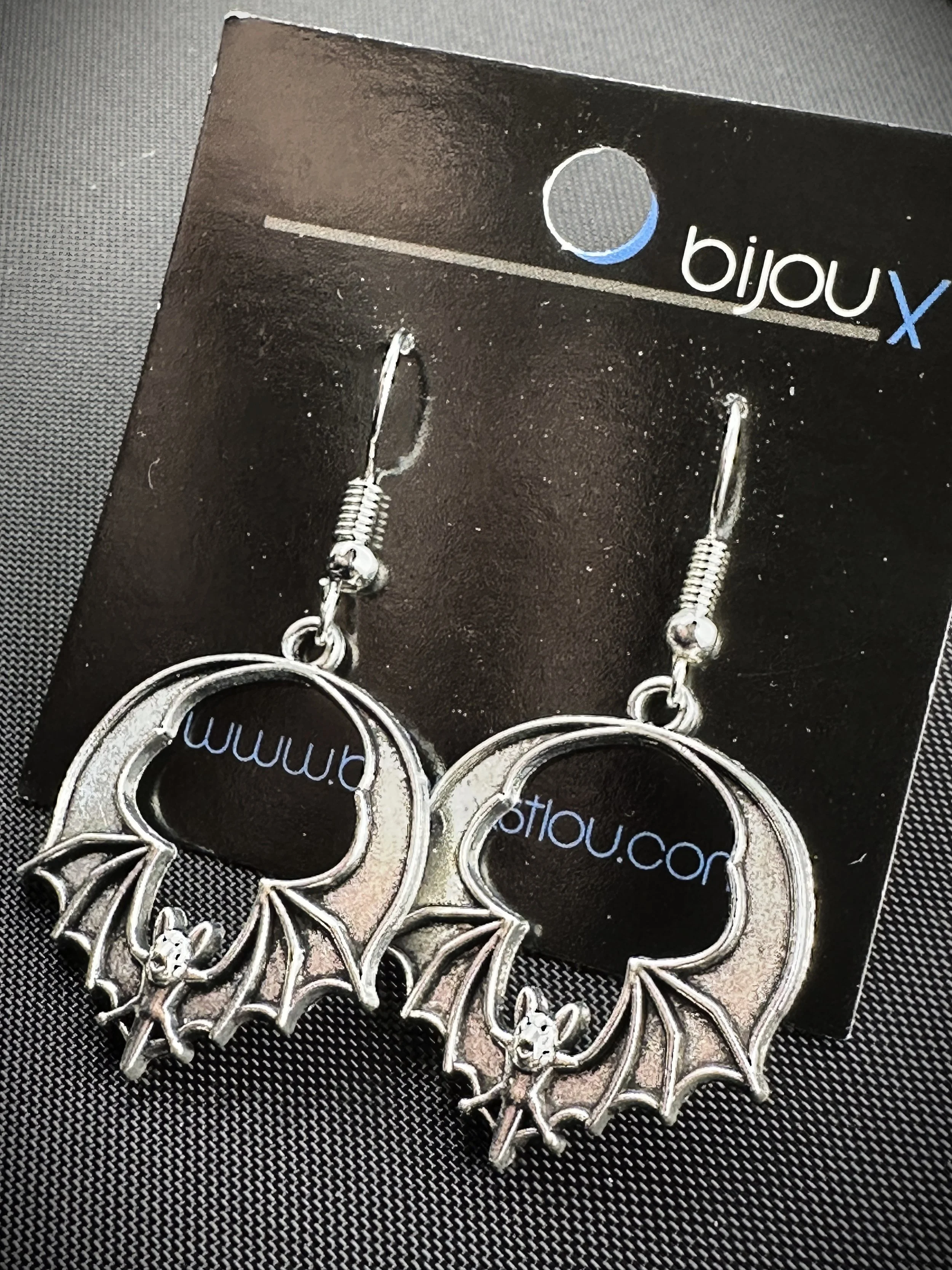 Volare Collection - Earrings - Round Bats
