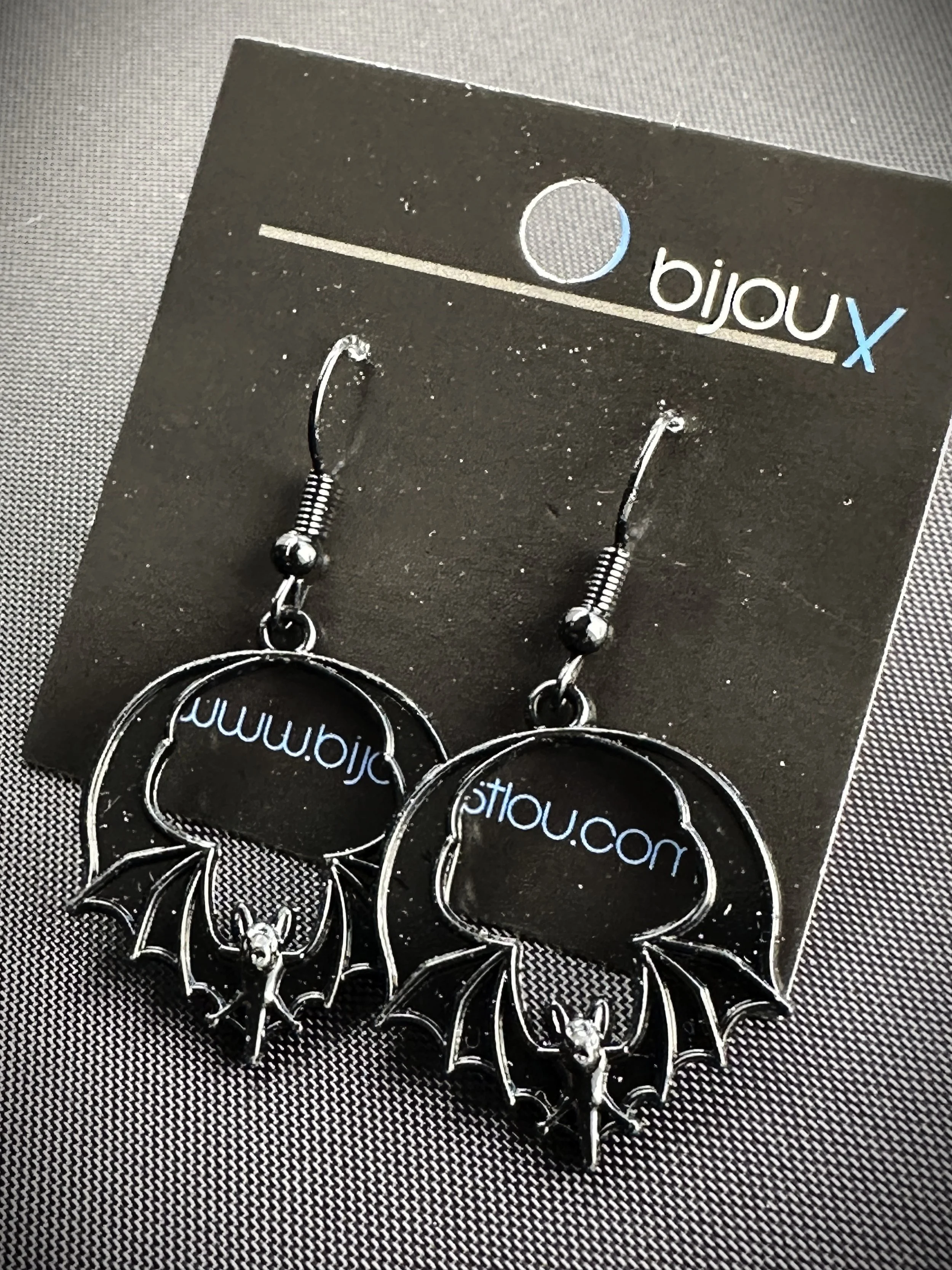 Volare Collection - Earrings - Round Bats