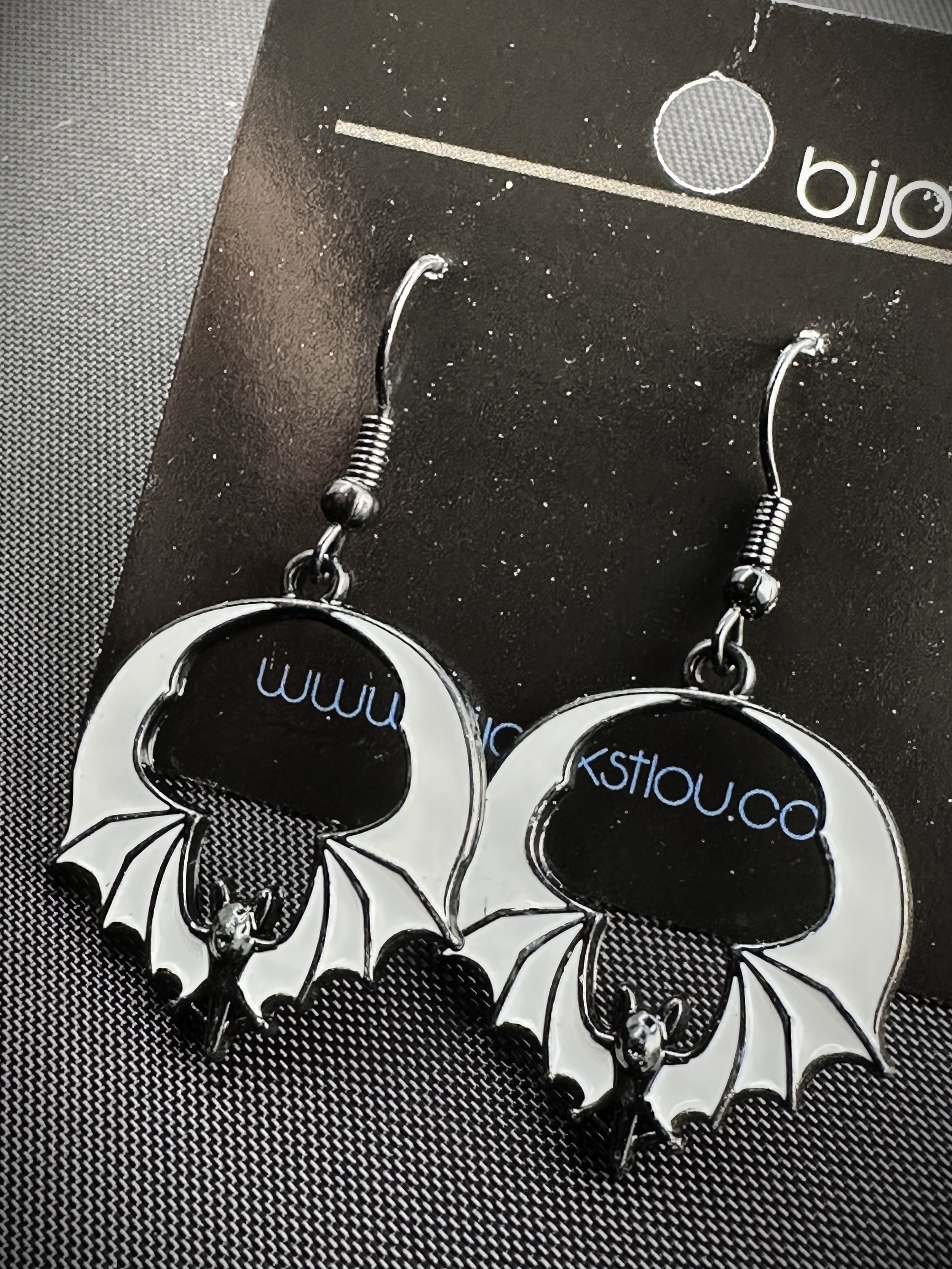 Volare Collection - Earrings - Round Bats