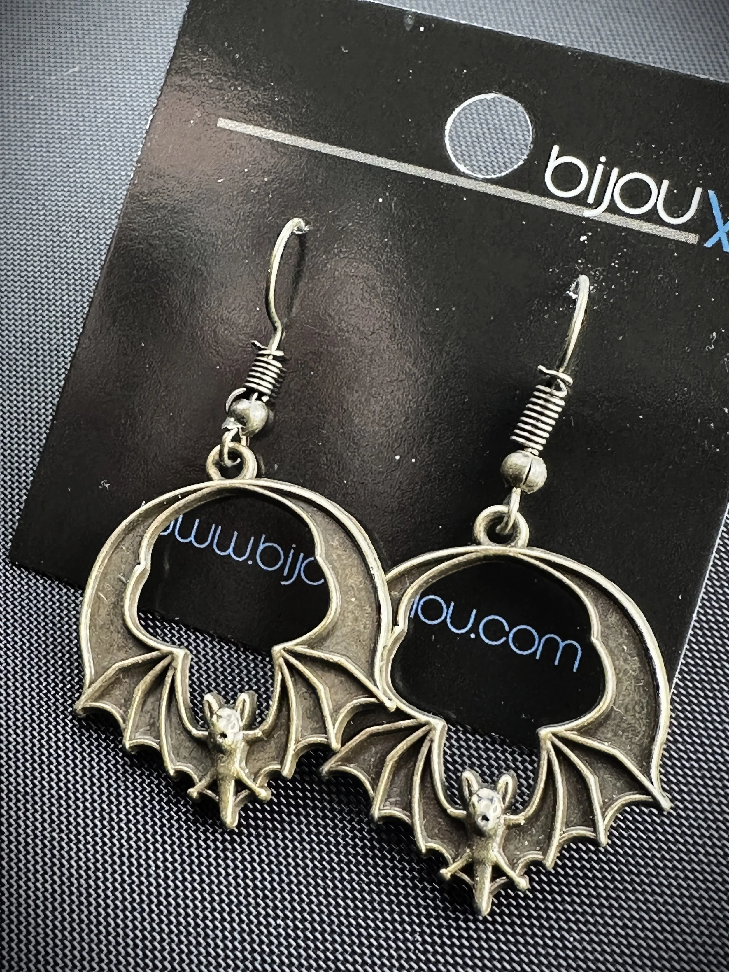Volare Collection - Earrings - Round Bats