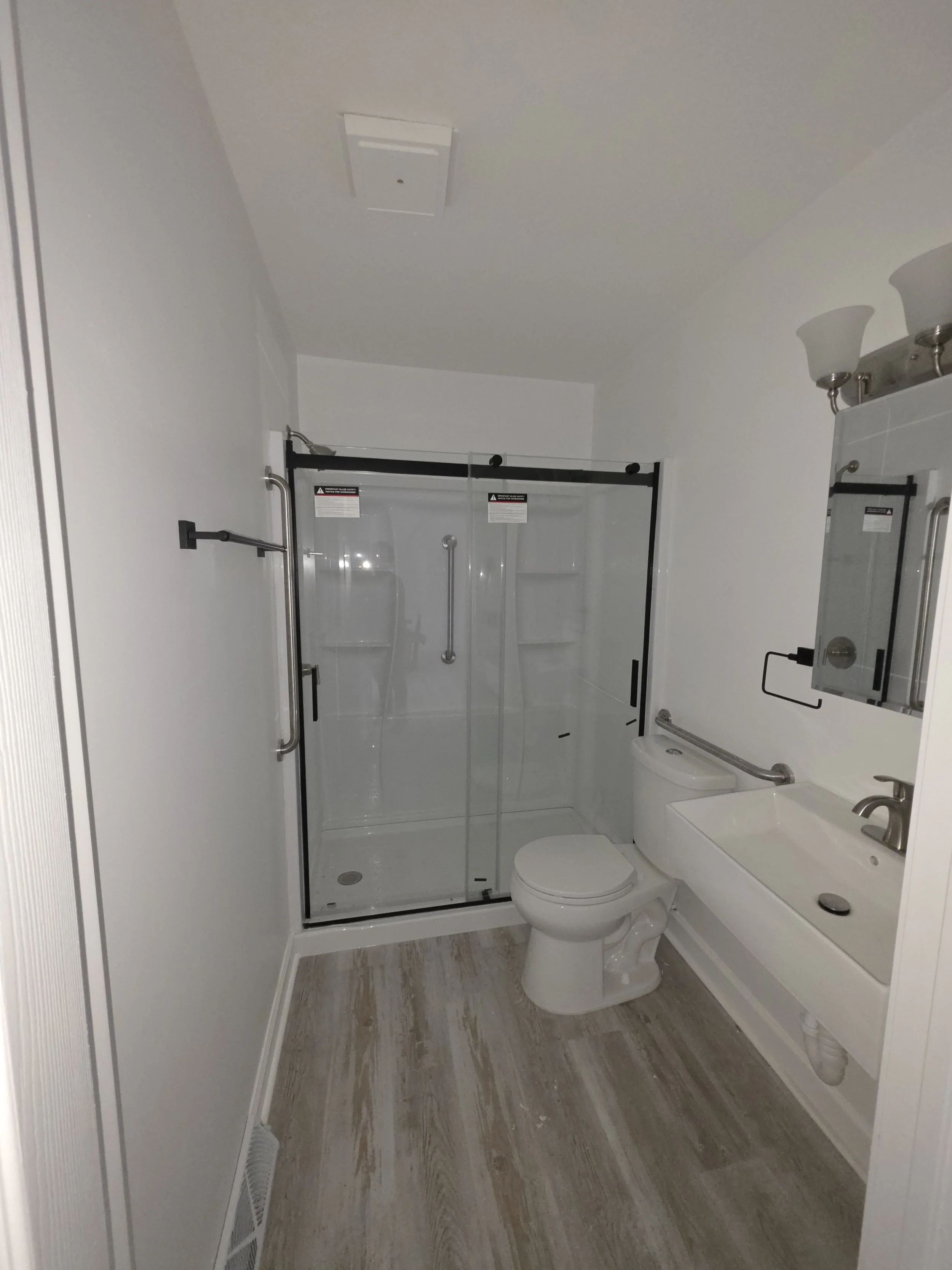 Walk-in Showers & grab bars