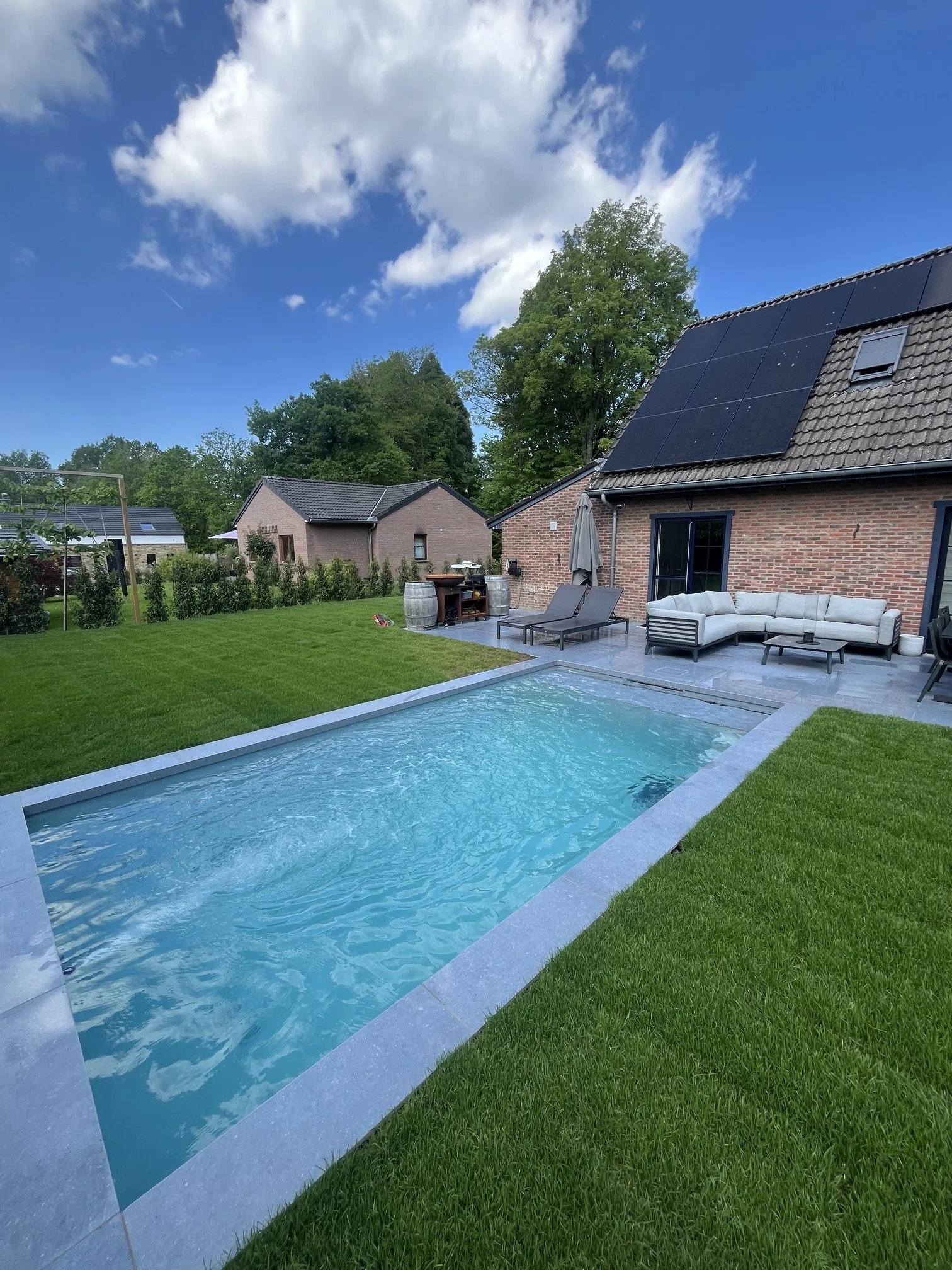 SPA-piscine-exterieure-design.jpeg.jpeg