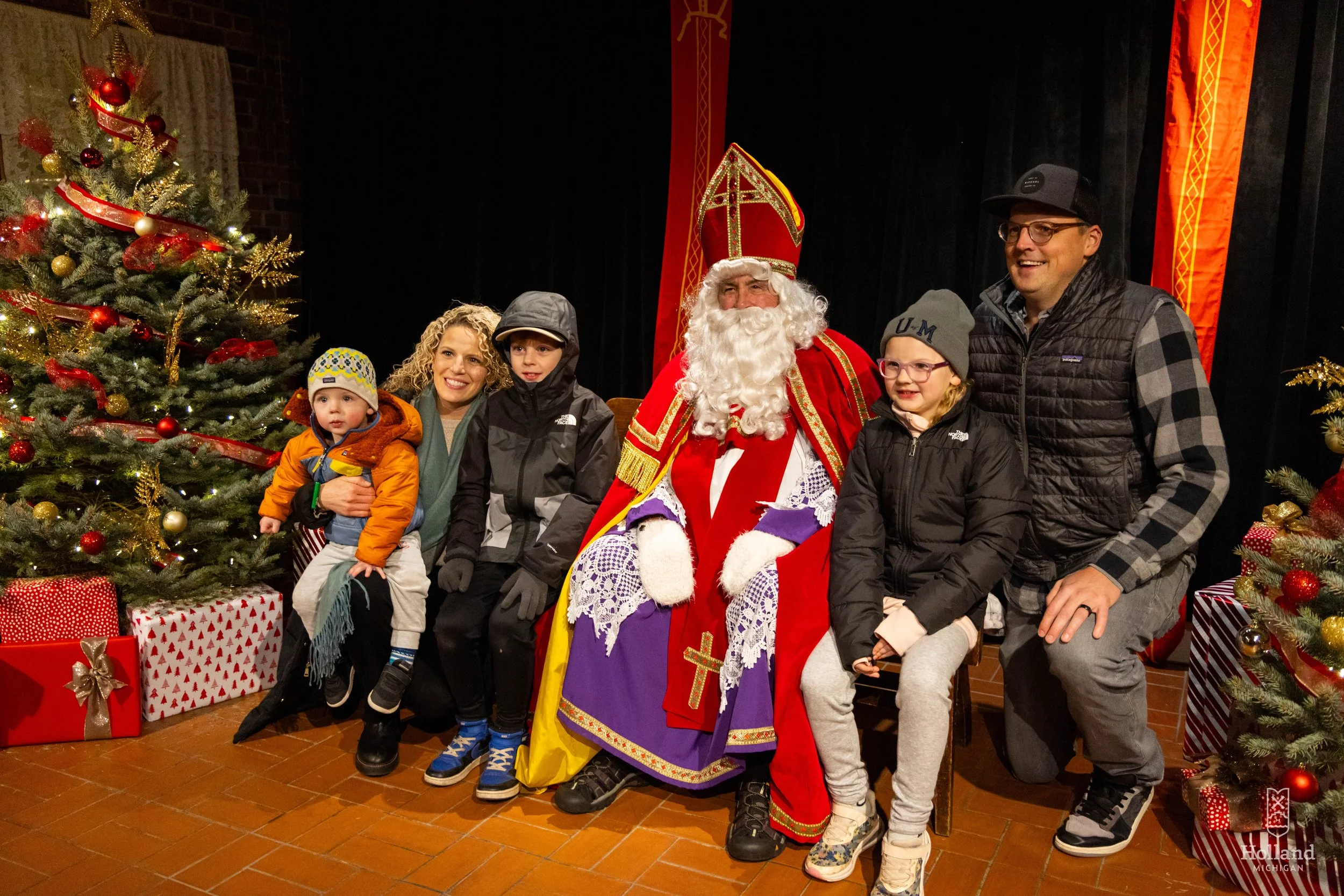 Sinterklaas and a Family