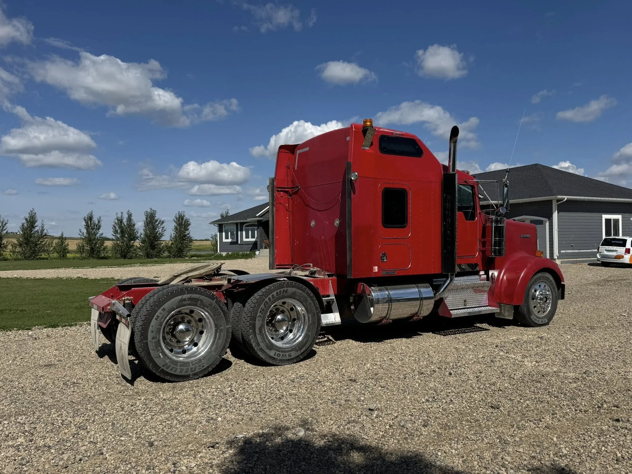 2004 w900 L semi-2.jpg