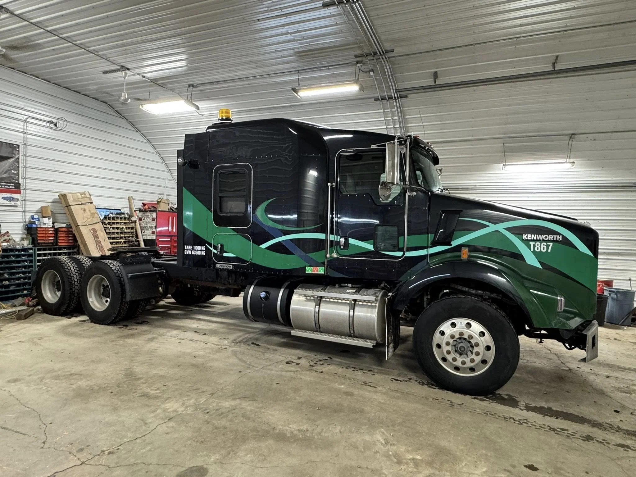 2013 KENWORTH T-800-3.jpg