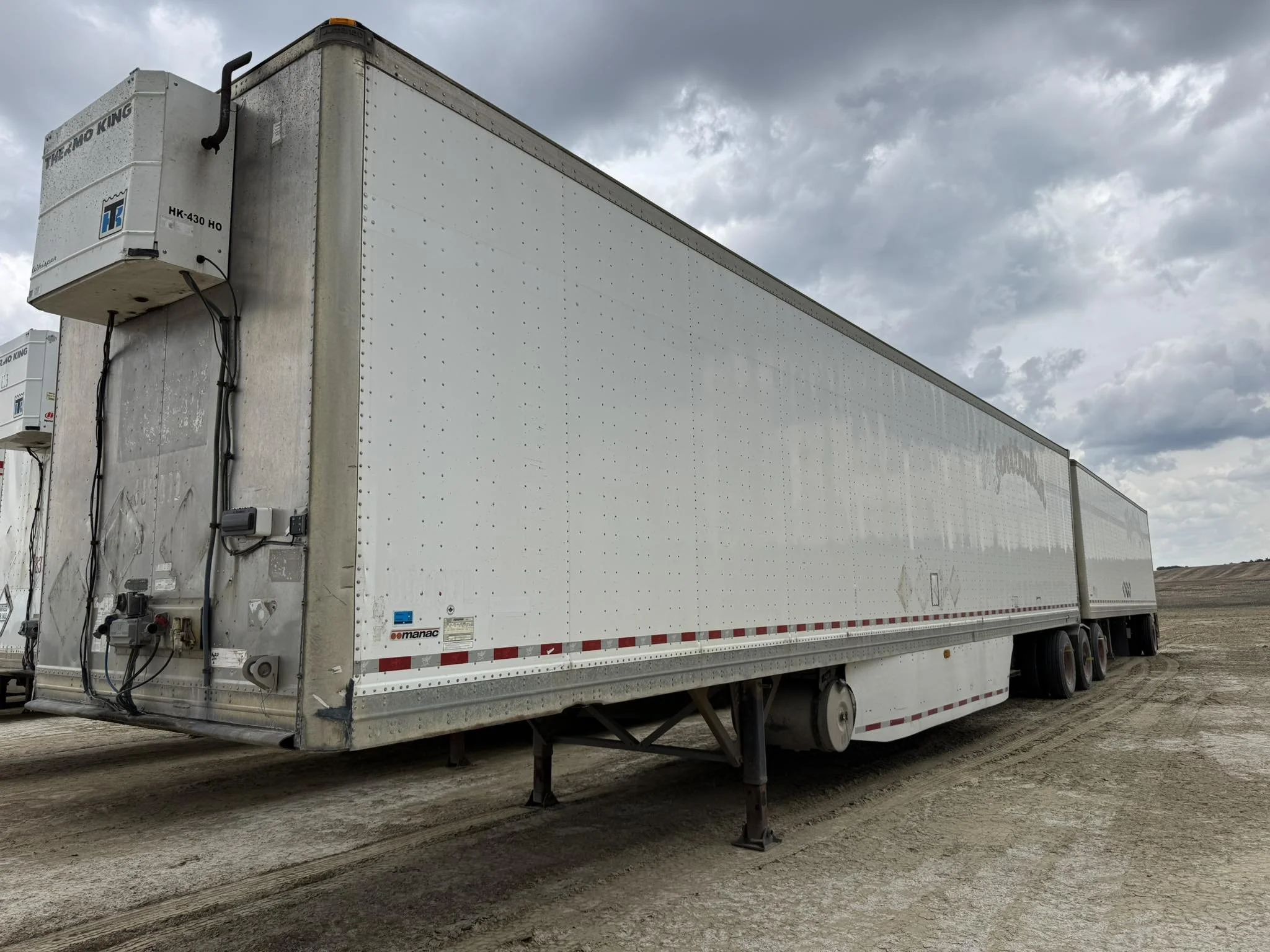 2012 MANAC 38 ft SINGLE AXLE VAN TRAILER-2.jpg