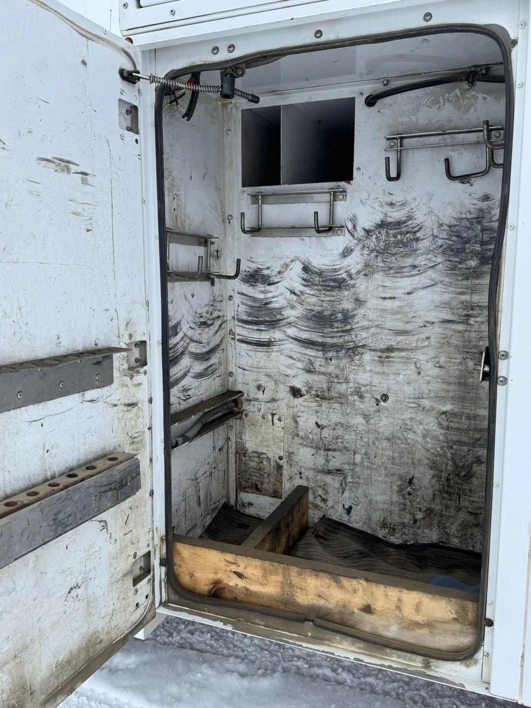 2011 ford f 550 service truck-8.jpg