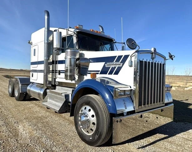 2018 KENWORTH W900-3.jpg
