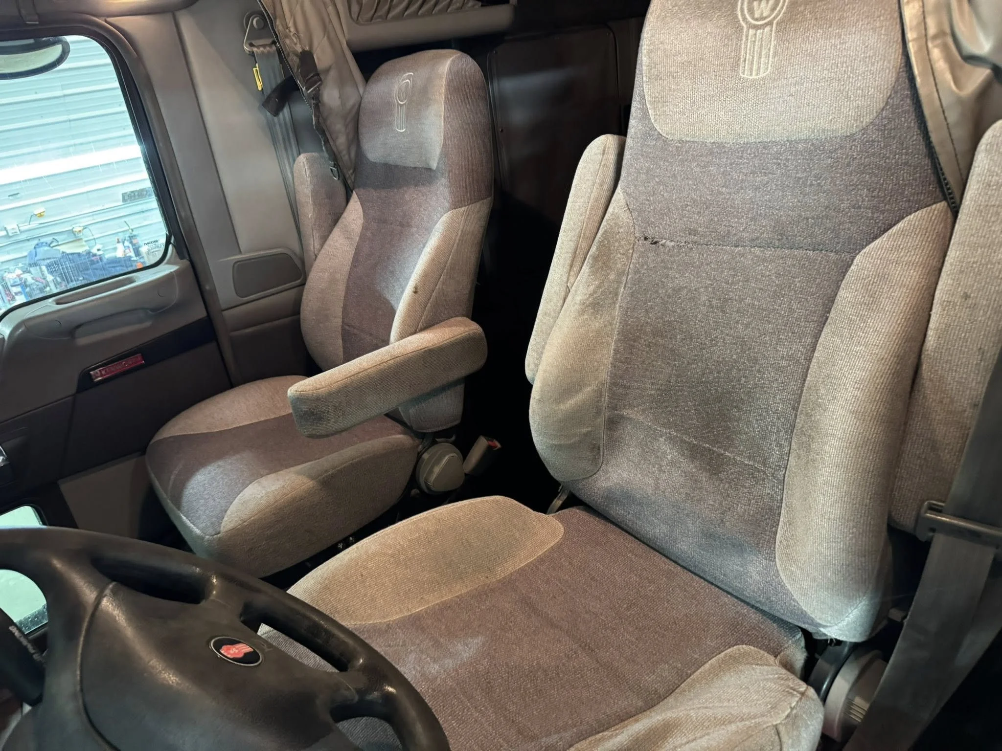 2013 KENWORTH T-800-6.jpg