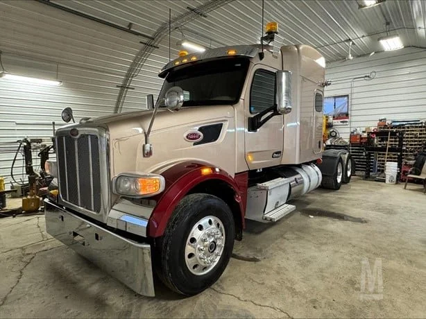 2021 PETERBILT 567