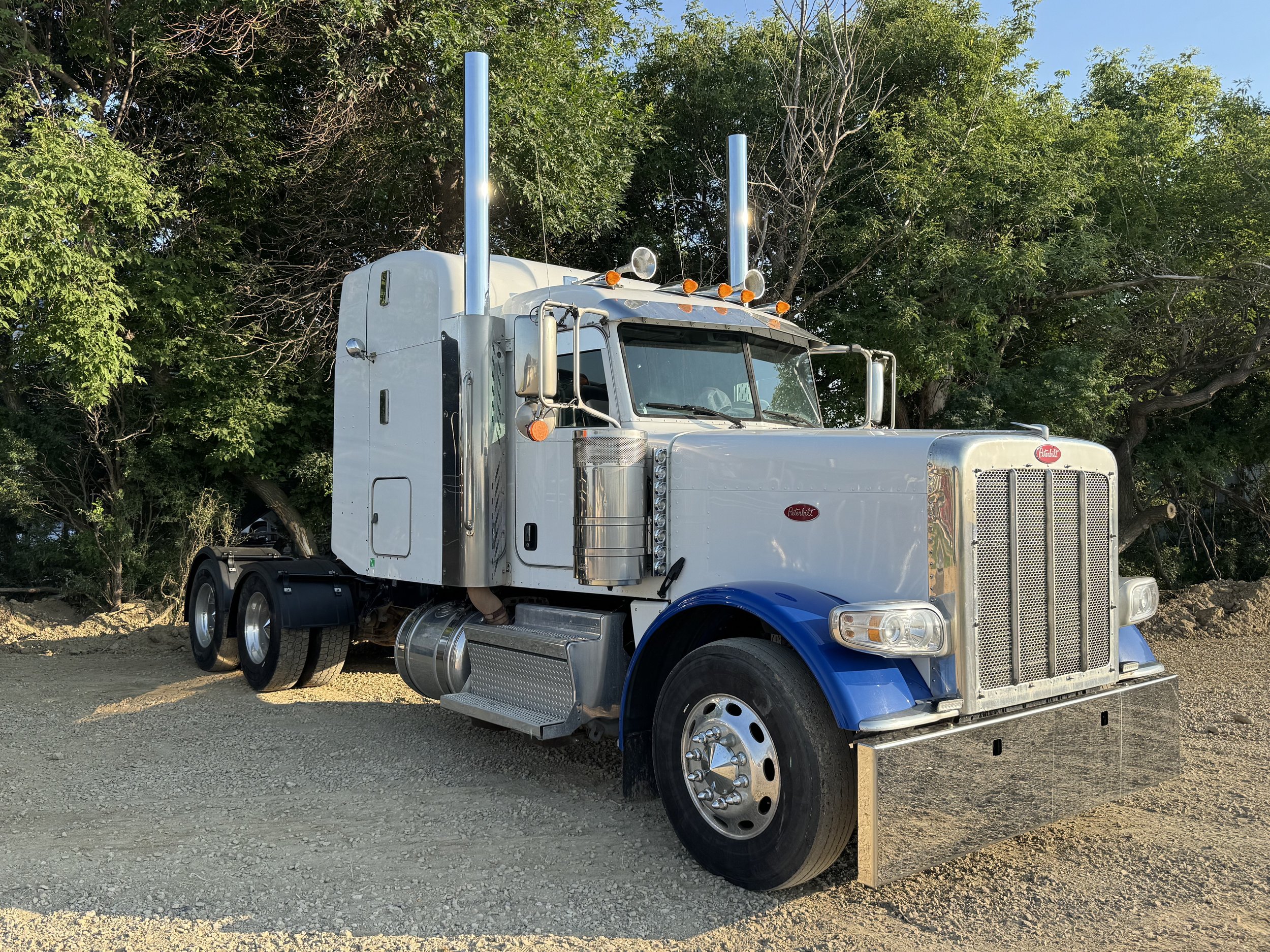 2019 Peterbilt 389-11.jpg