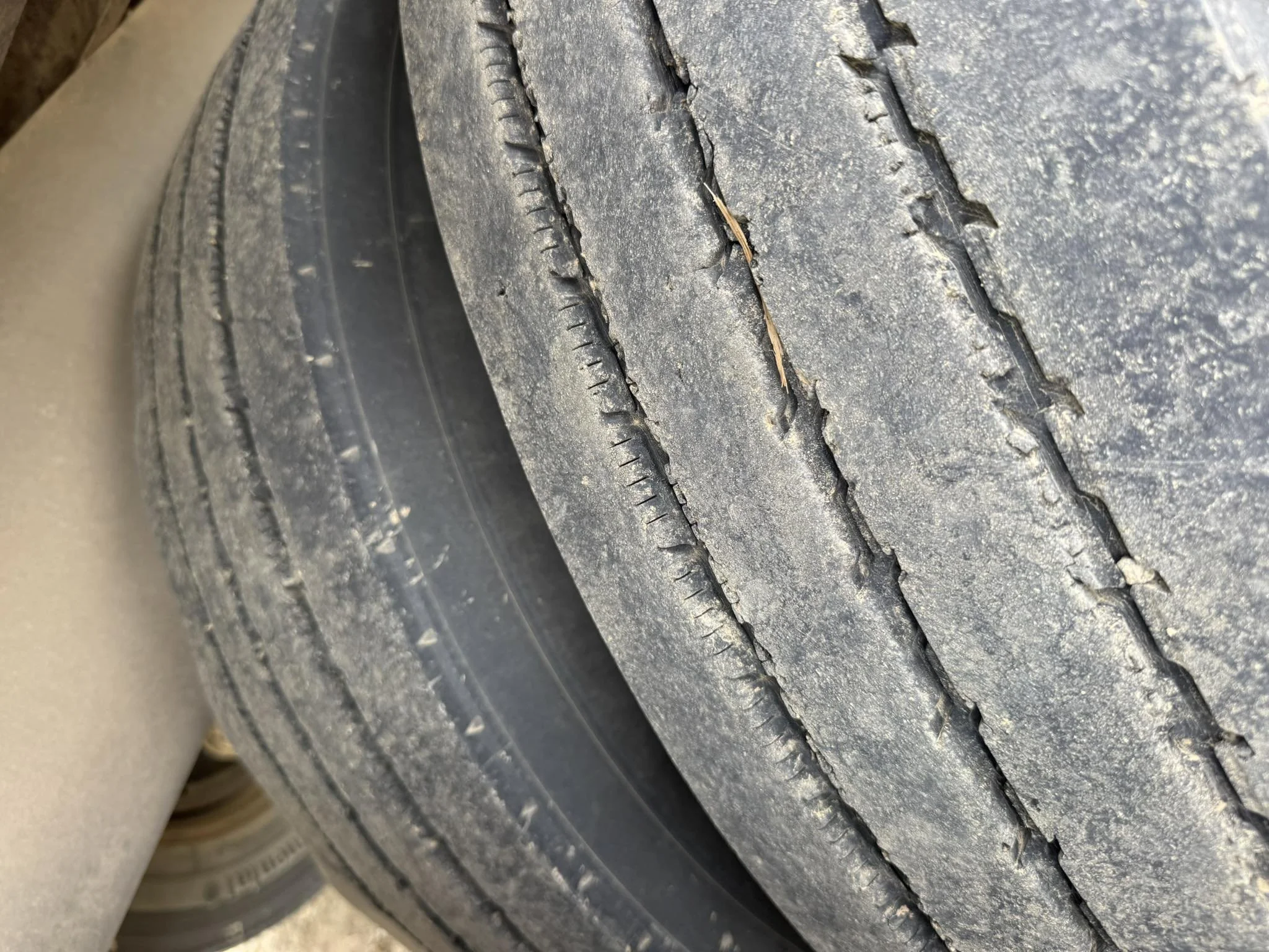 2012 MANAC 38 ft SINGLE AXLE VAN TRAILER-4.jpg