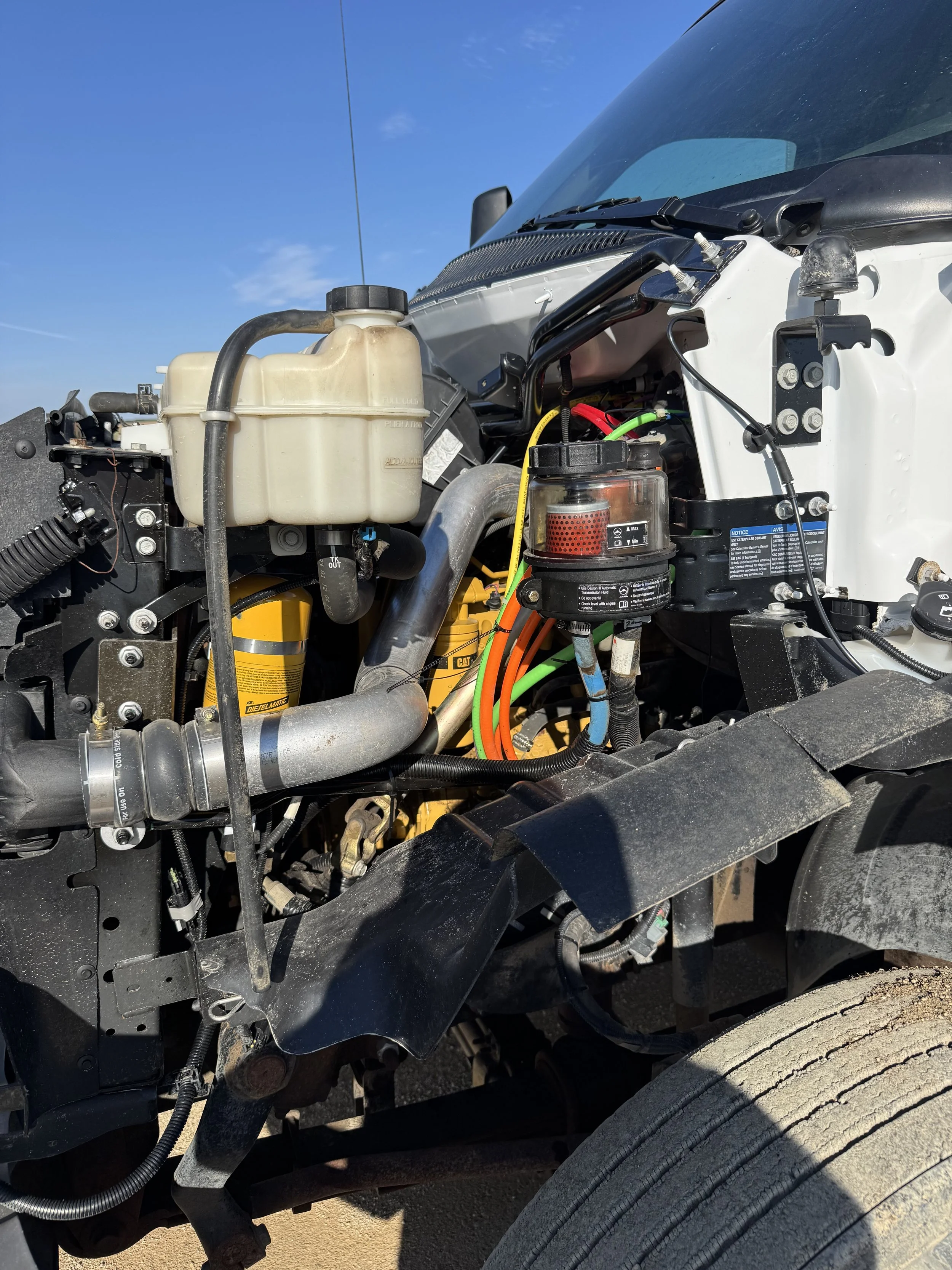 2005 GMC TANDEM GRAIN TRUCK-5.jpg