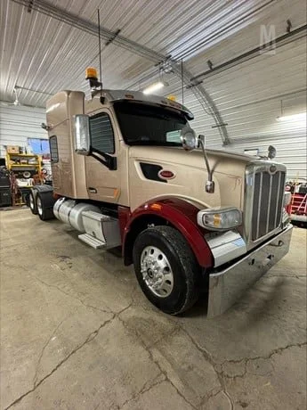 2021 PETERBILT 567-2.jpg
