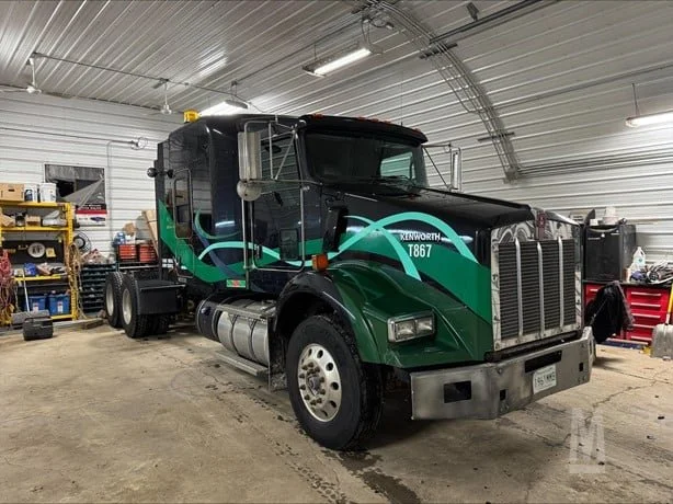 2013 KENWORTH T800-2.jpg