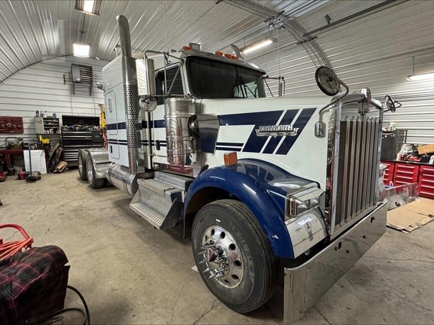 2018 KENWORTH W900-5.jpg