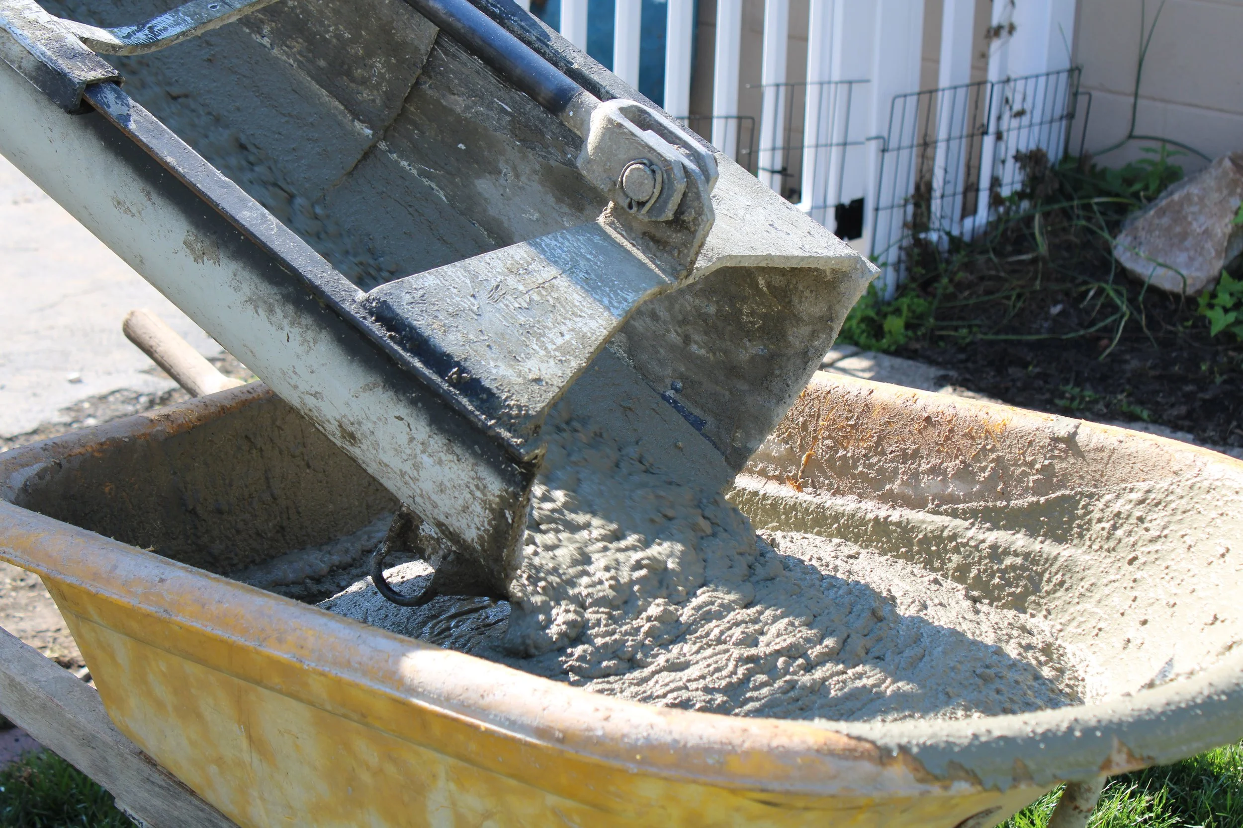 metered concrete
metered concrete delivery
concrete delivery
ready mix concrete
on-site concrete mixing
fresh mixed concrete
mobile concrete delivery
short load concrete