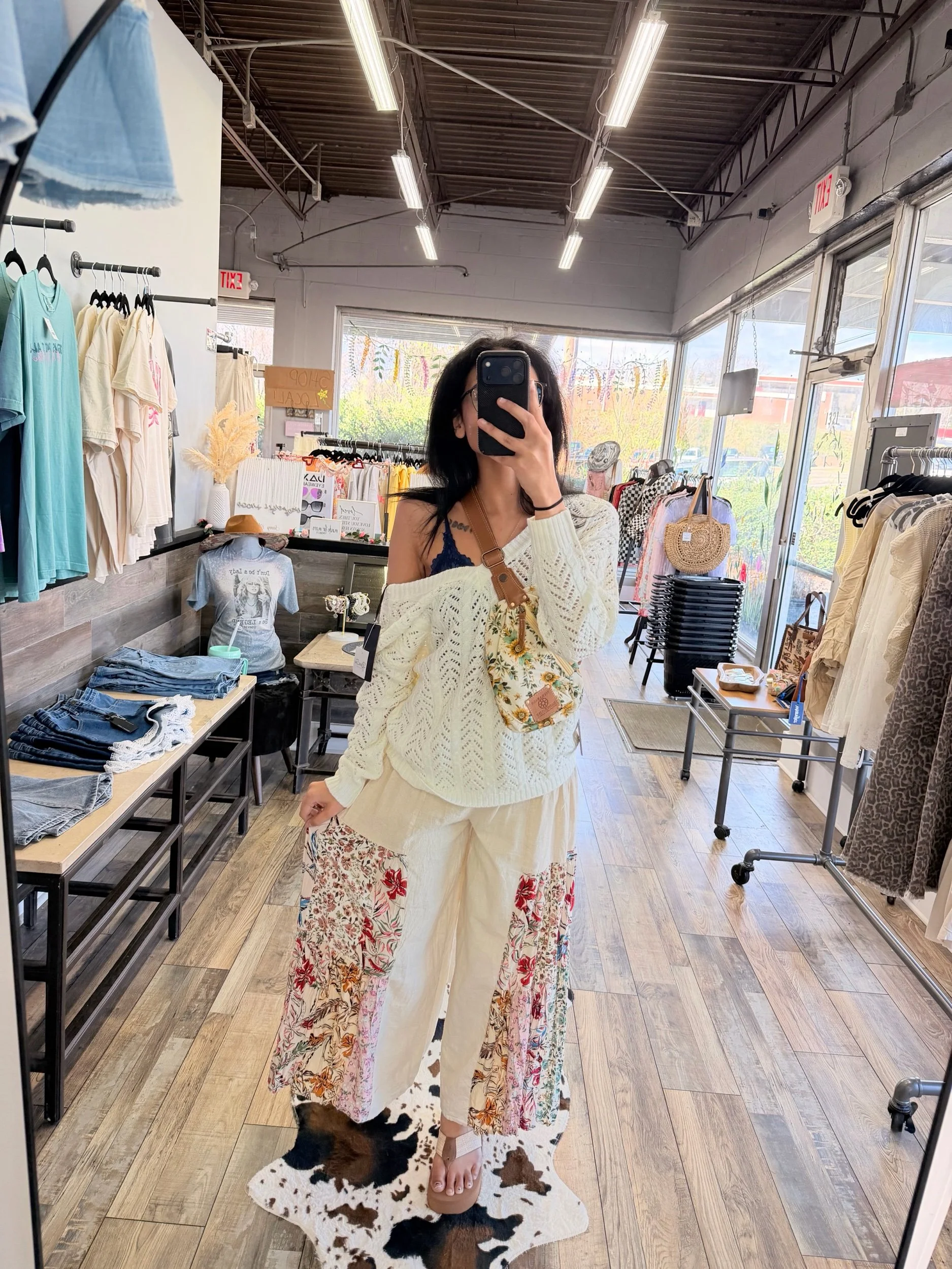 White Knitted Sweater with Crossed Back