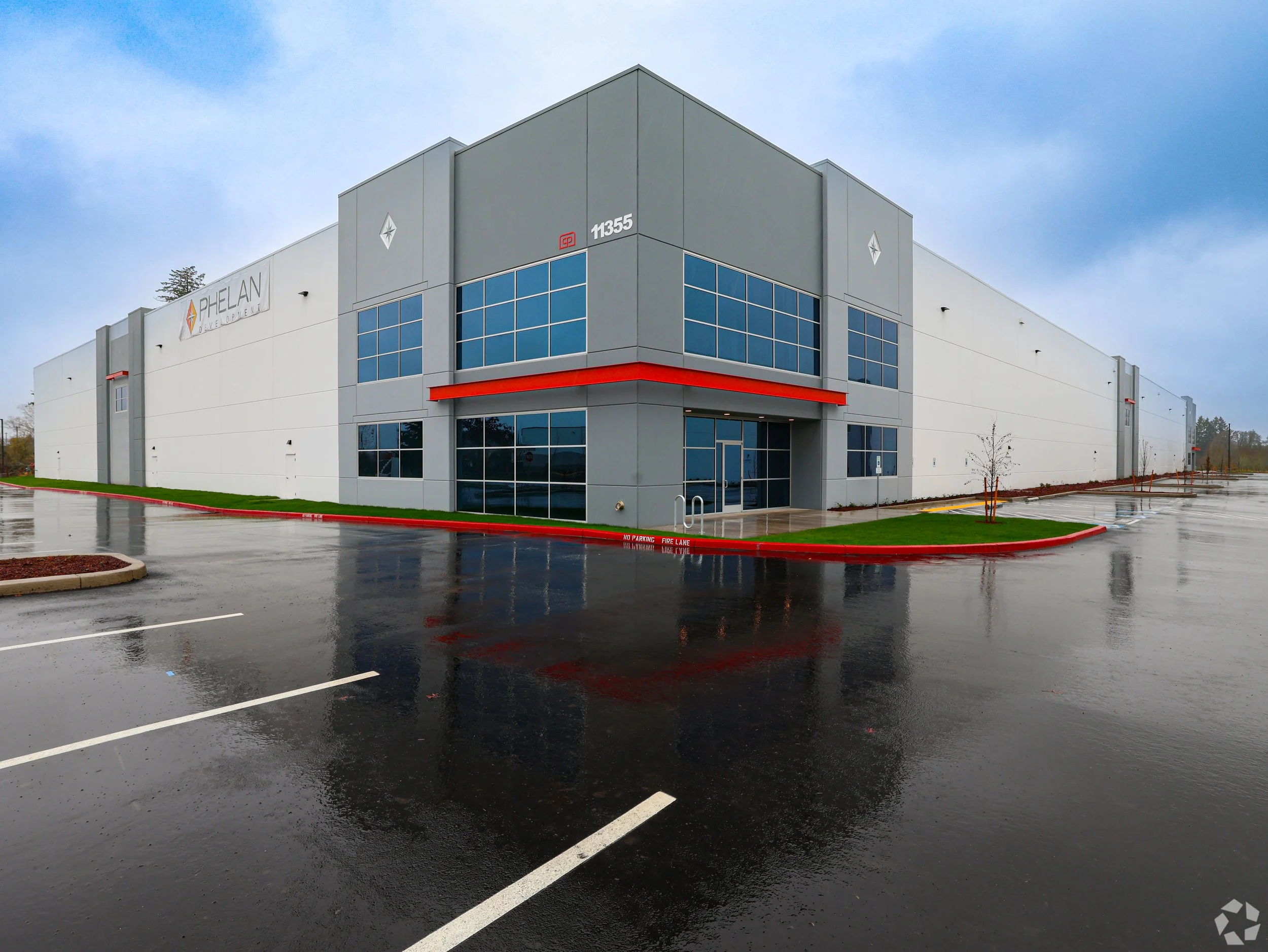 Modern 217 Corridor warehouse and flex building near OR-217—leasing, renewals, and availability shortlist