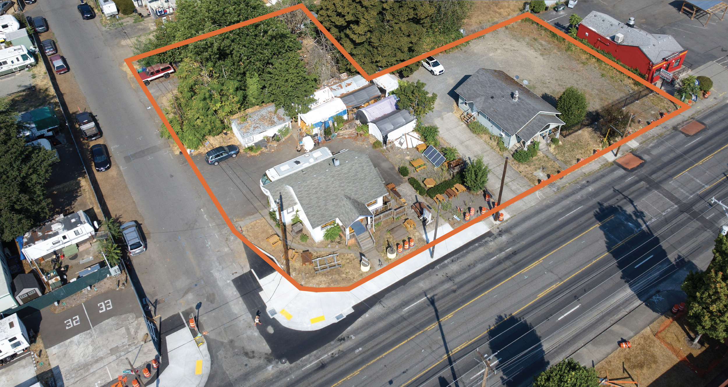 Portland Development Site Sale: 30,000 SF on SE 82nd Avenue