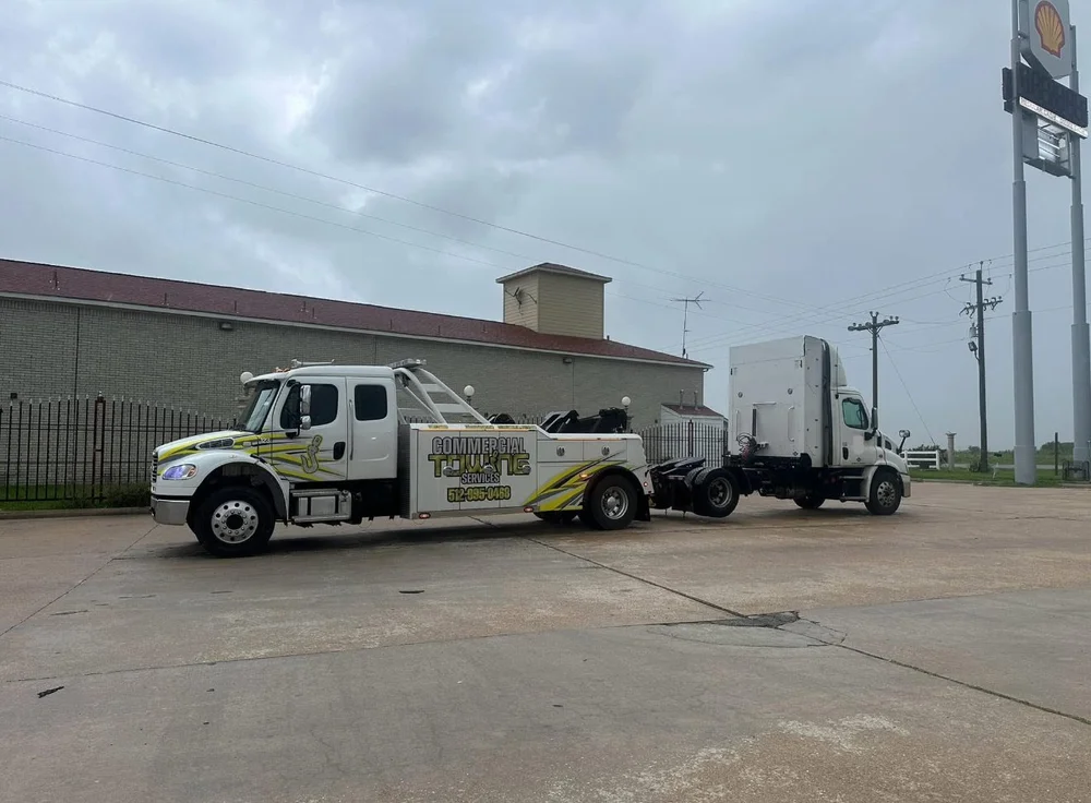 Commercial Road Solutions towing gallery photograph 33 of 59