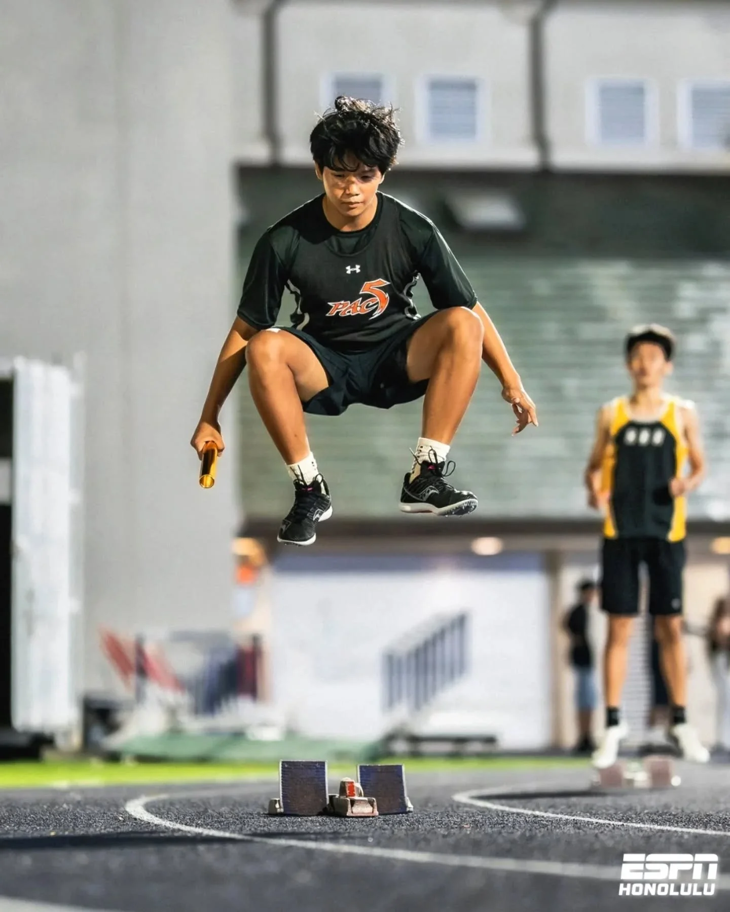 🏃&zwj;♂️🏃&zwj;♀️ Friday at the ILH Intermediate Track Championships.

Congrats to the Kamehameha boys and Punahou girls for clinching the team championships! 

📸 @yasunariphotography