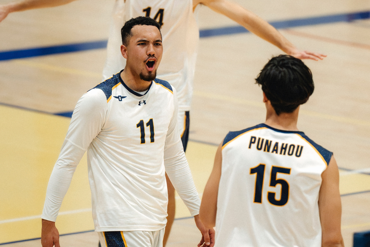 Punahou Opens ILH Play with Sweep of Mid-Pac