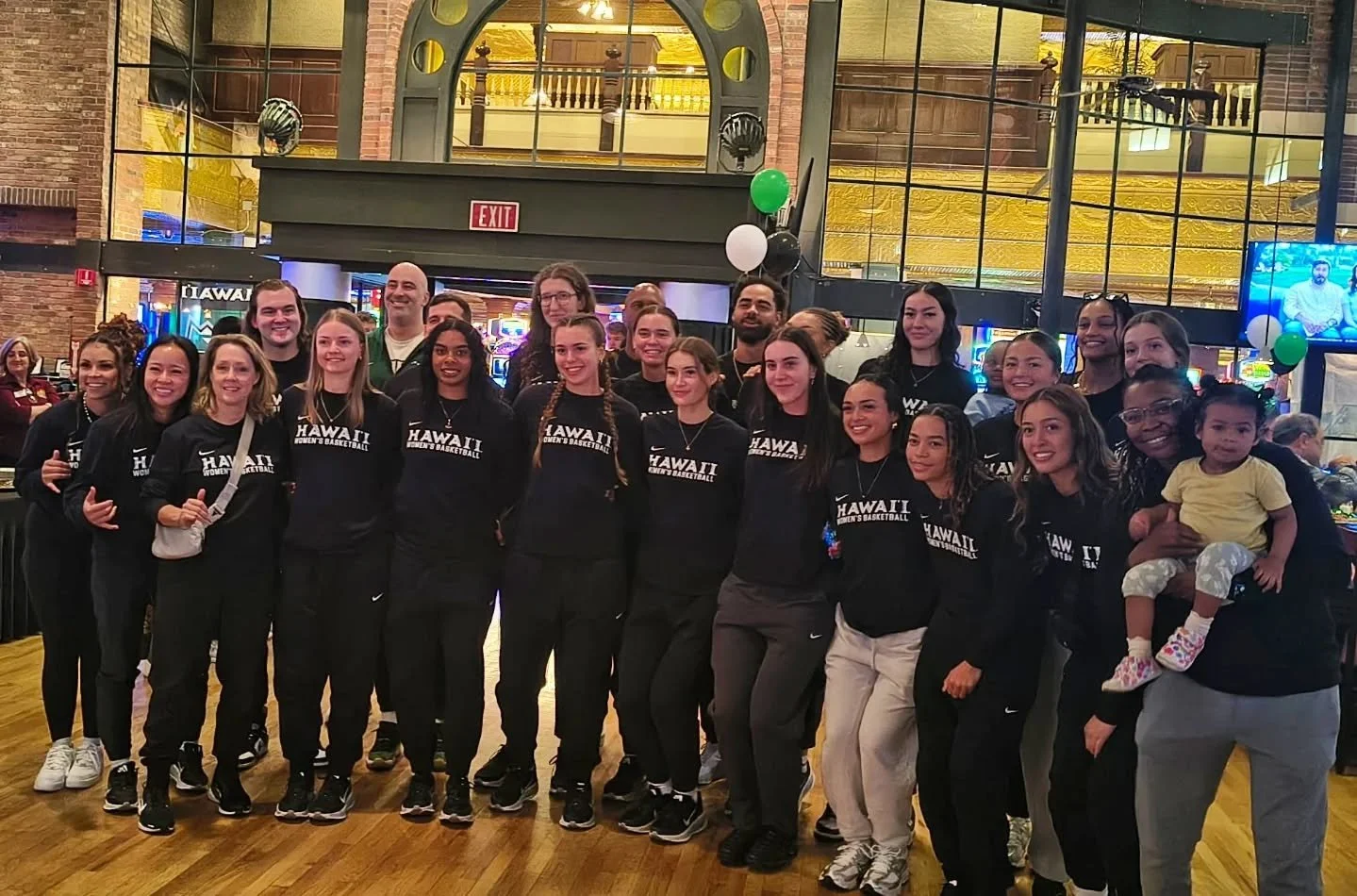 The Rainbow Wahine basketball team joined fans at the UH Pep Rally in the Triple 7 Brewery at the Main Street Station Hotel &amp; Casino in Las Vegas on Wednesday evening! 🌈🏀

They will face Cal State Fullerton in the Big West quarterfinals tomorro
