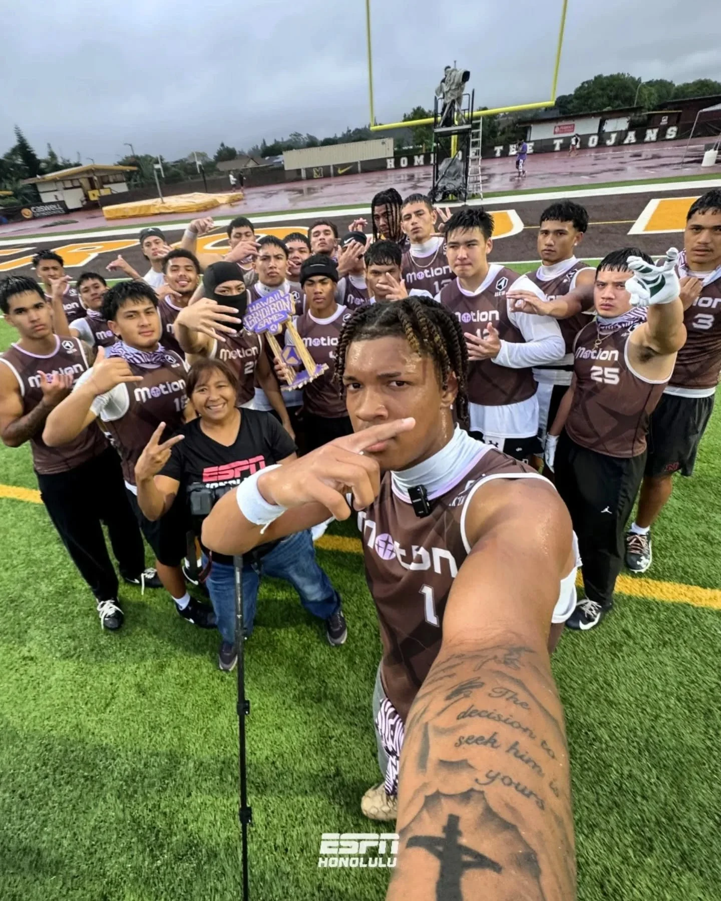 Team Motion is your boys 7v7 champion at the inaugural Hawai&lsquo;i Gridiron Games after a 28-22 win over Team Wave. 🏈

The event, hosted by @iminspiredfoundation and @dillongabriel, brought together top talent from across the islands.

Oh hi @lori