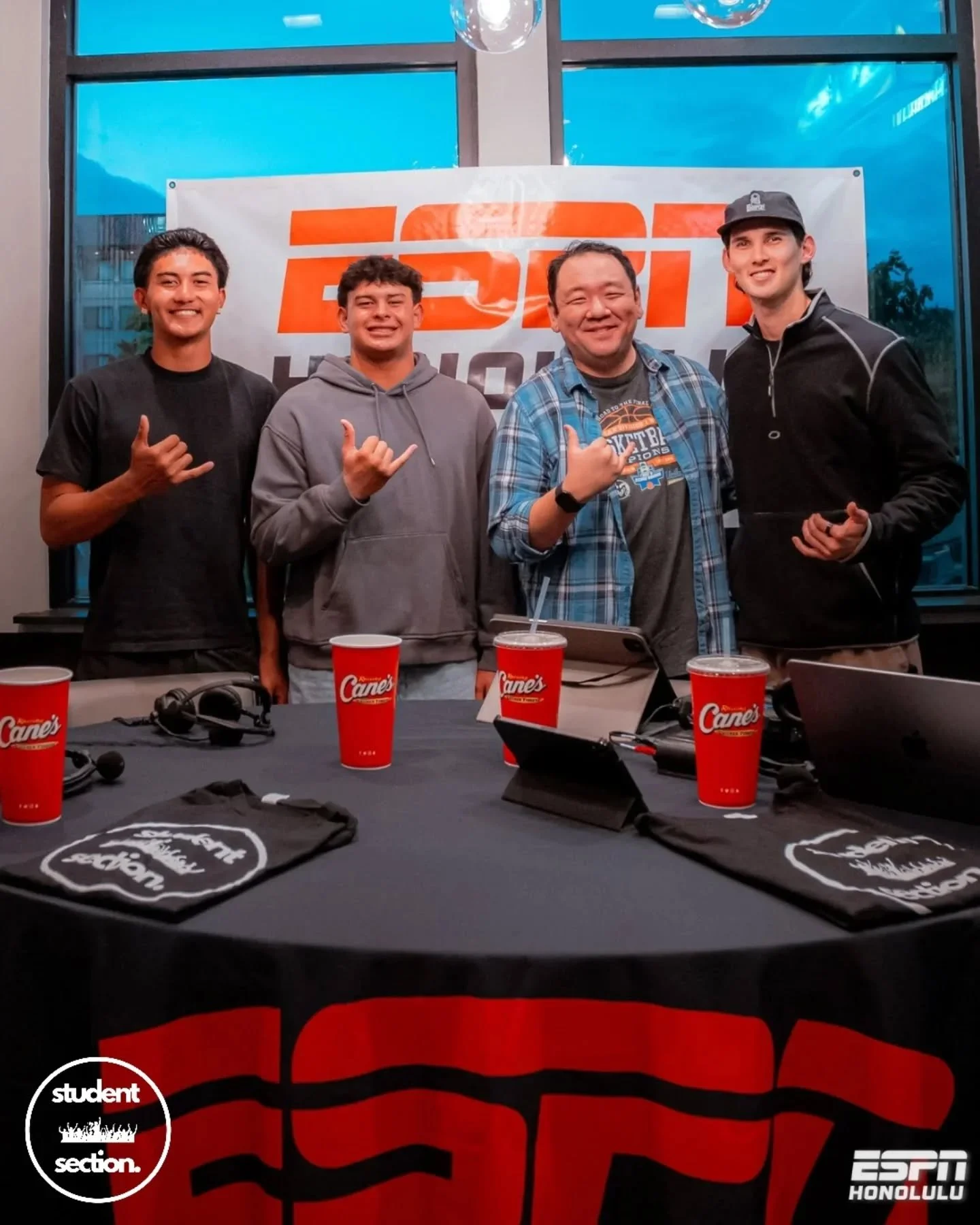 Mahalo to Campbell football's Brayden Medeiros and Zayne Pasion and UH Wahine Basketball&rsquo;s Imani Perez &amp; Bailey Flavell for joining us on Student Section last night! 🏈🏀

📸 @krispysmedia
