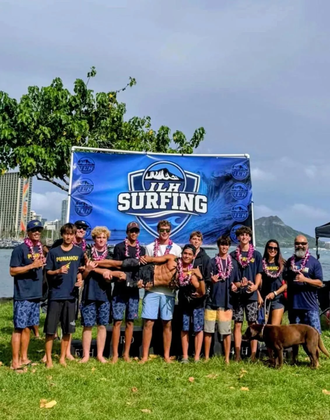 ILH Surfing Champs!!! Congrats @punahou_surfteam! 

🌊🏄🏼&zwj;♂️🤙🏽