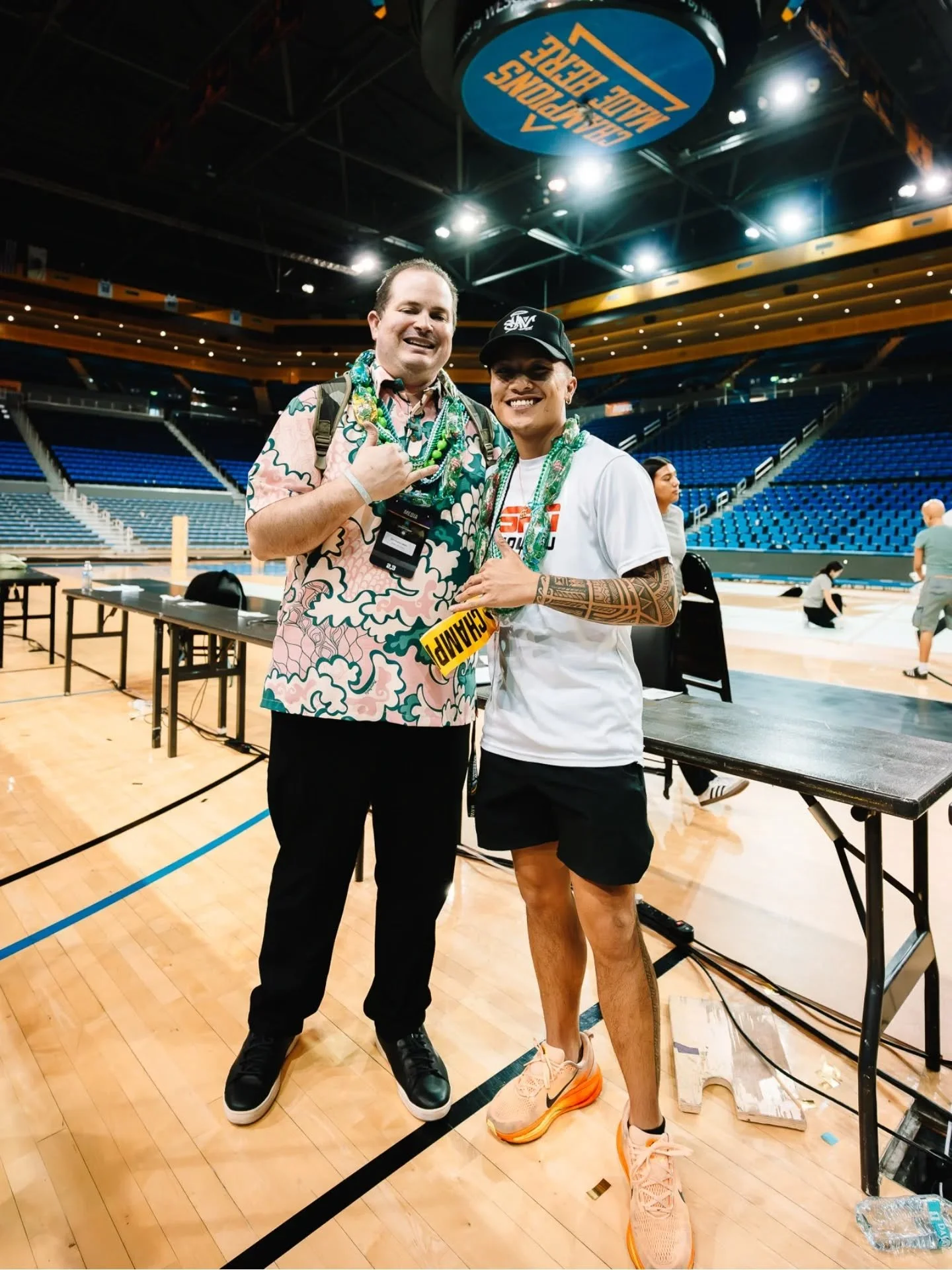 From every call to every championship moment. 🎙️📸

Big mahalo to @tifferspxp for bringing Rainbow Warrior volleyball to life all season long on the call, and to @shootahsav for capturing the unforgettable NCAA Tournament moments in Los Angeles. 🌈?