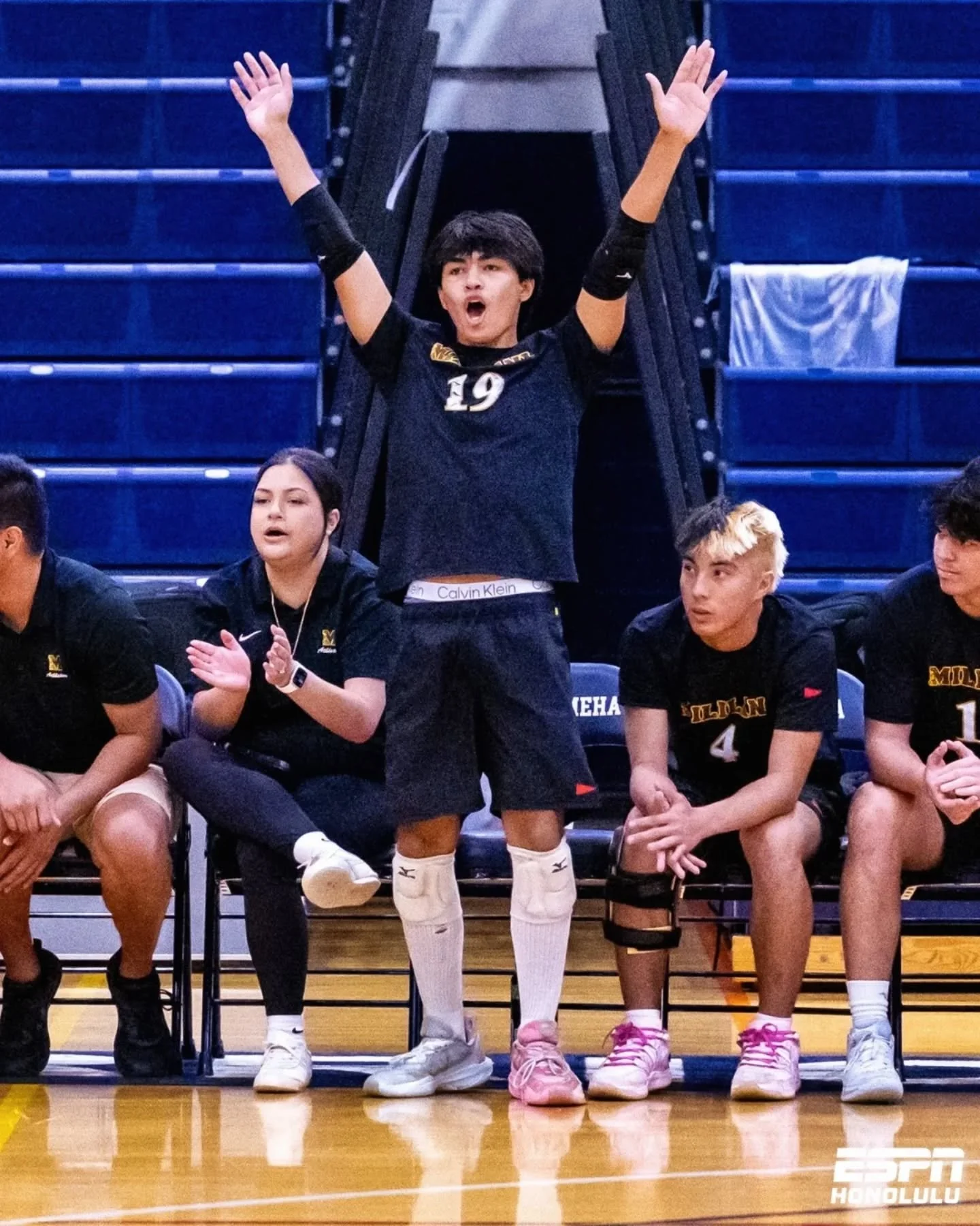 D1 quarterfinal action at Kamehameha. 🏐

Mililani 3, Konawaena 0
Punahou 3, Radford 0

📸 @lorimckeownphotography