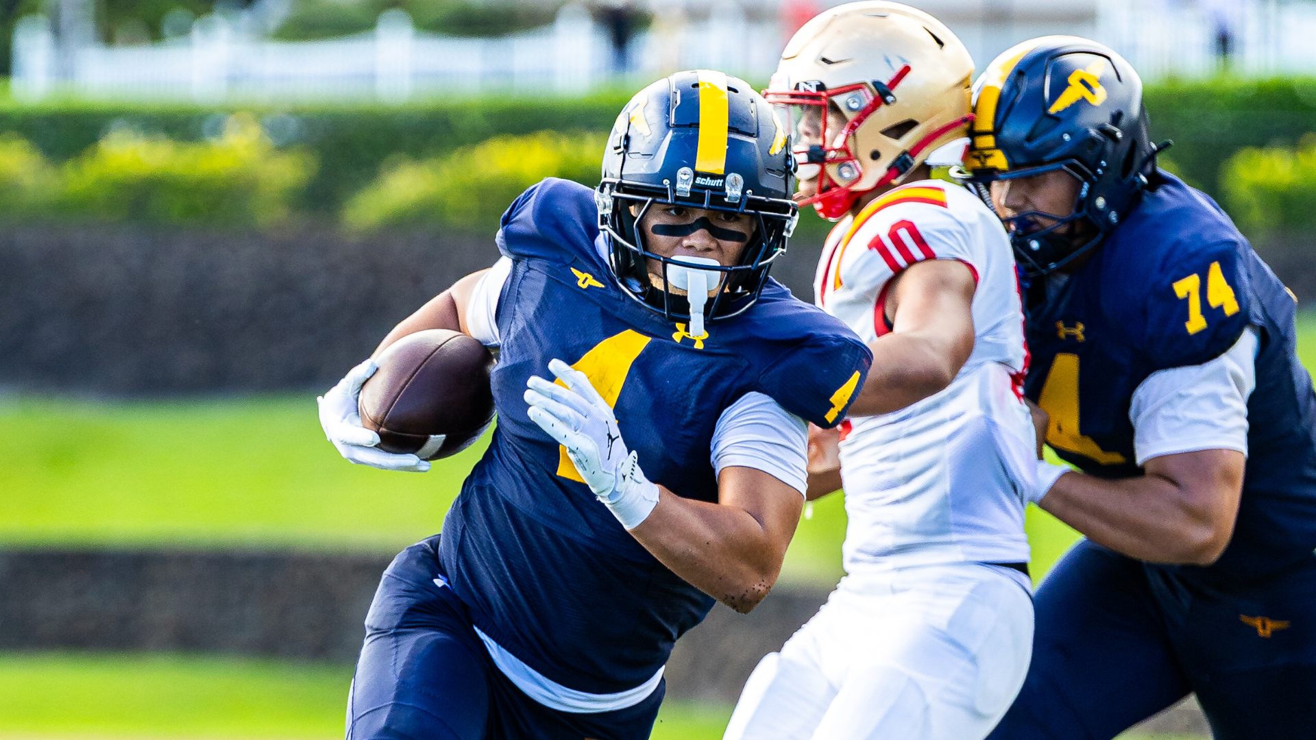 Punahou Shuts Out Roosevelt 70-0 in Season Opener