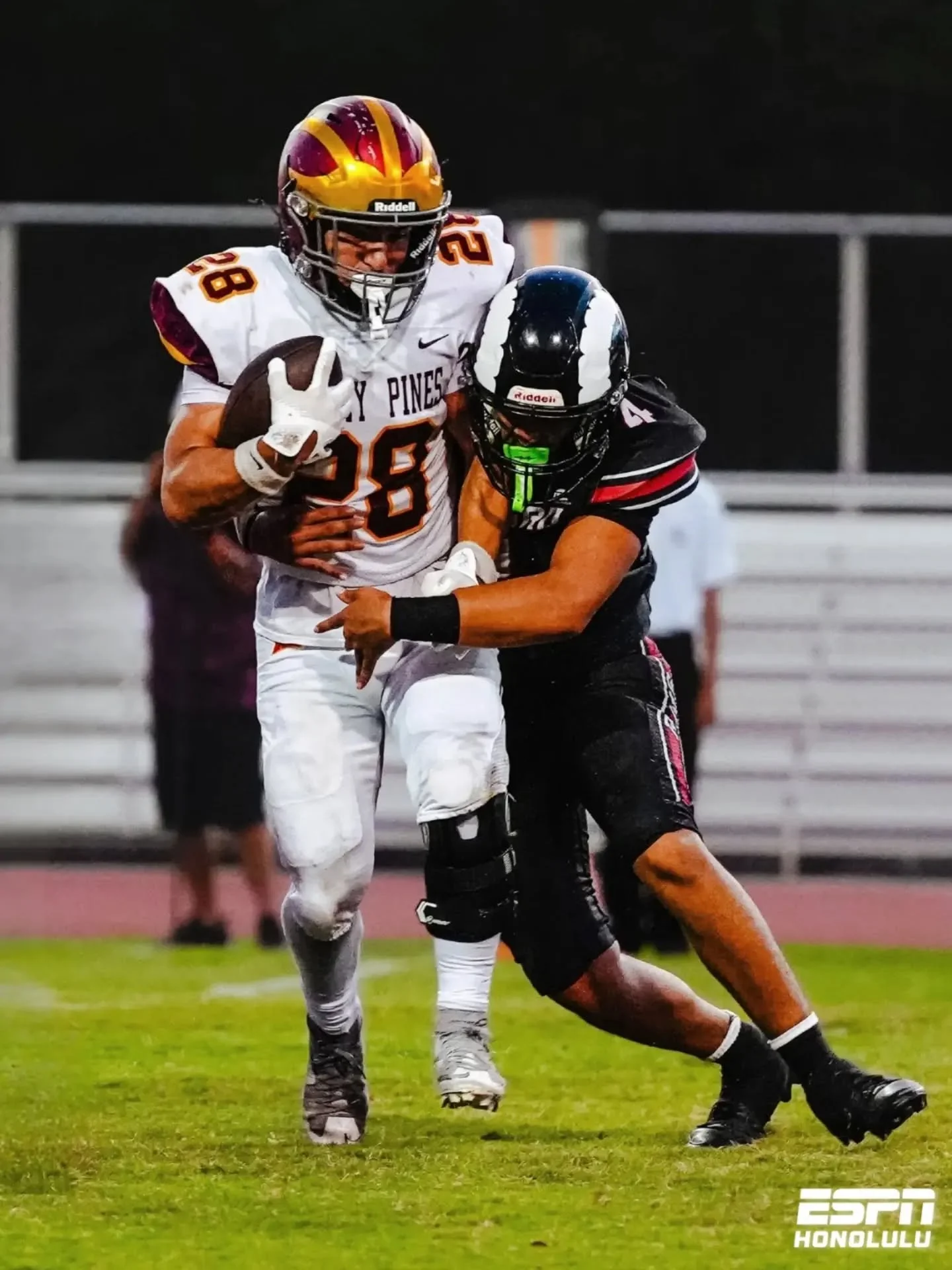 Torrey Pines (San Diego) came away with a 45-0 win over Radford, handing the Rams their first loss of the 2026 season.

📸 @pineapple.production_