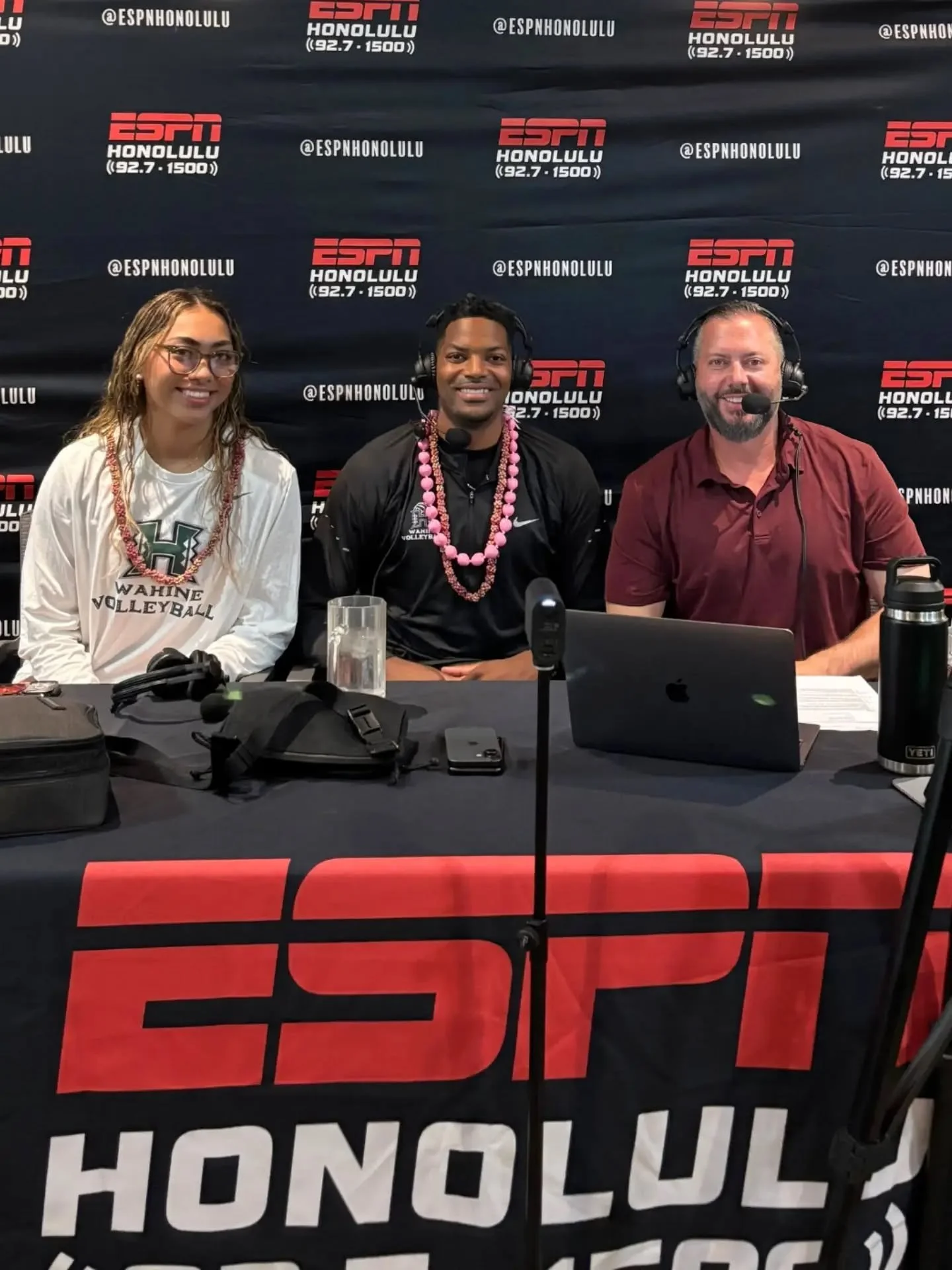 A great start to the first-ever Joshua Walker Show! 🏐🌈

New Rainbow Wahine Head Coach Joshua Walker joined Kanoa Leahey live from Ruby Tuesday Moanalua Shopping Center, with special guests Cha&lsquo;lei Reid and Victoria Leyva stopping by the show.