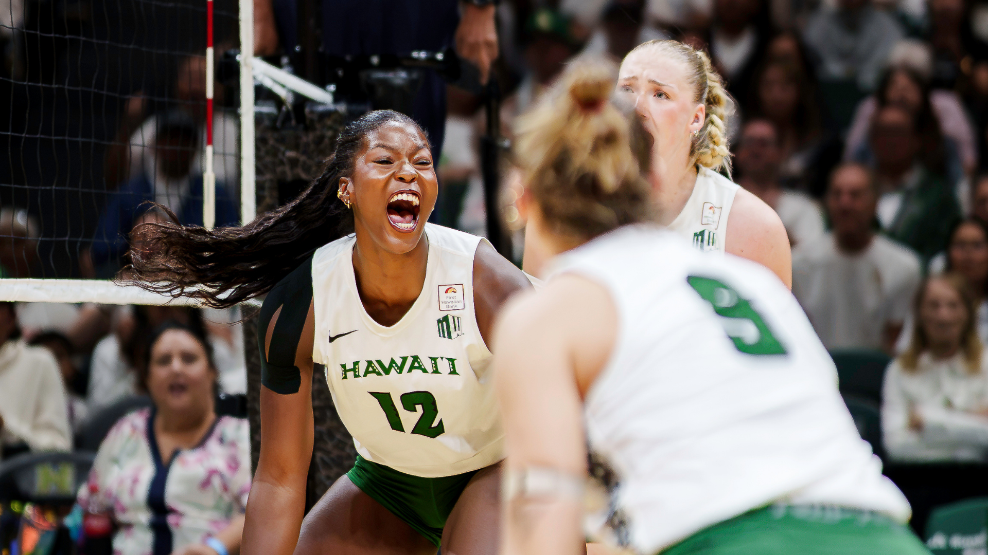 Rainbow Wahine Push No. 21 Baylor to Five Sets in Tough Loss