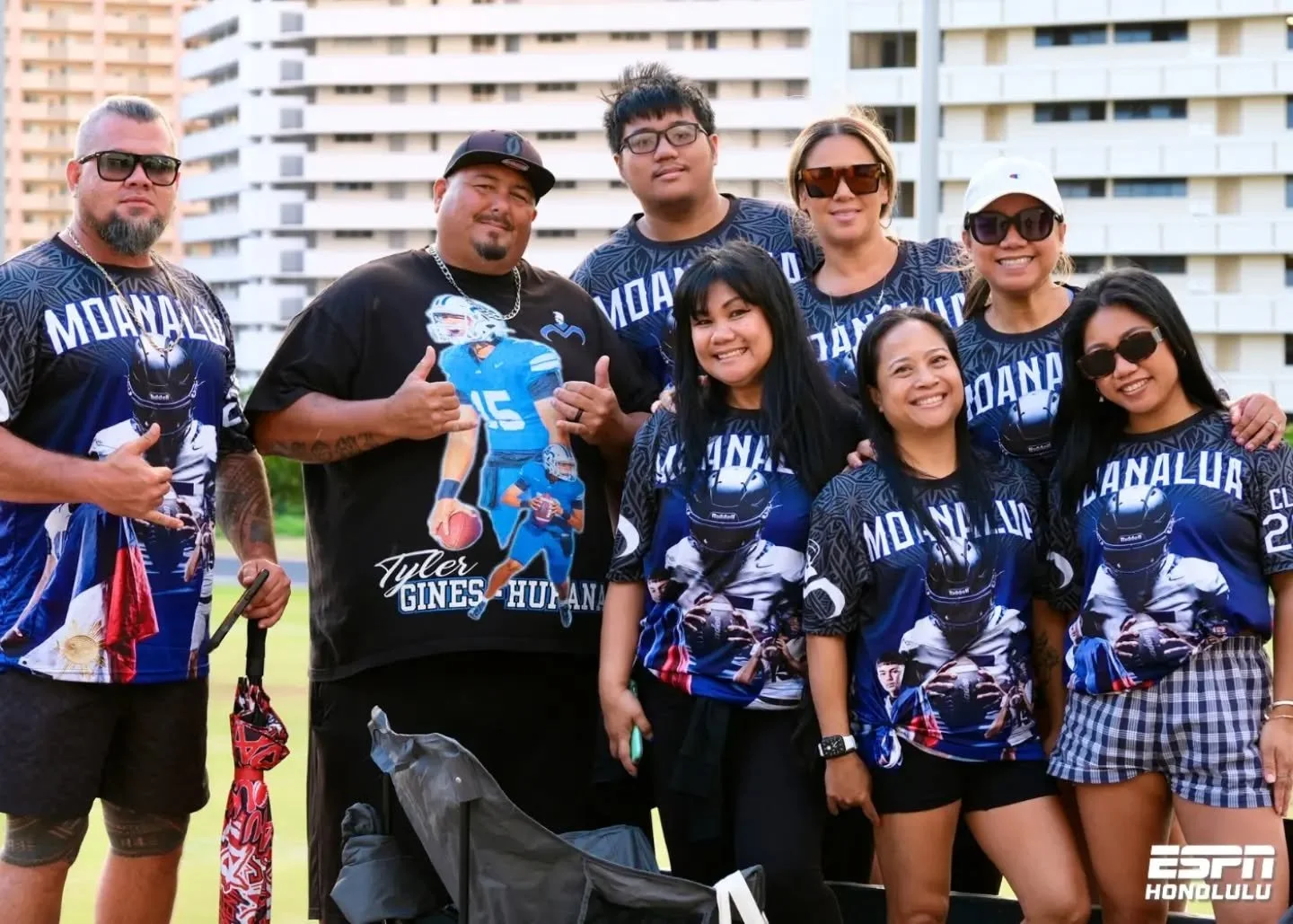 🤙🏽🤙🏽🤙🏽

📸 @lorimckeownphotography + @shutterproof_808

#ESPNHonoluluFanPhotos