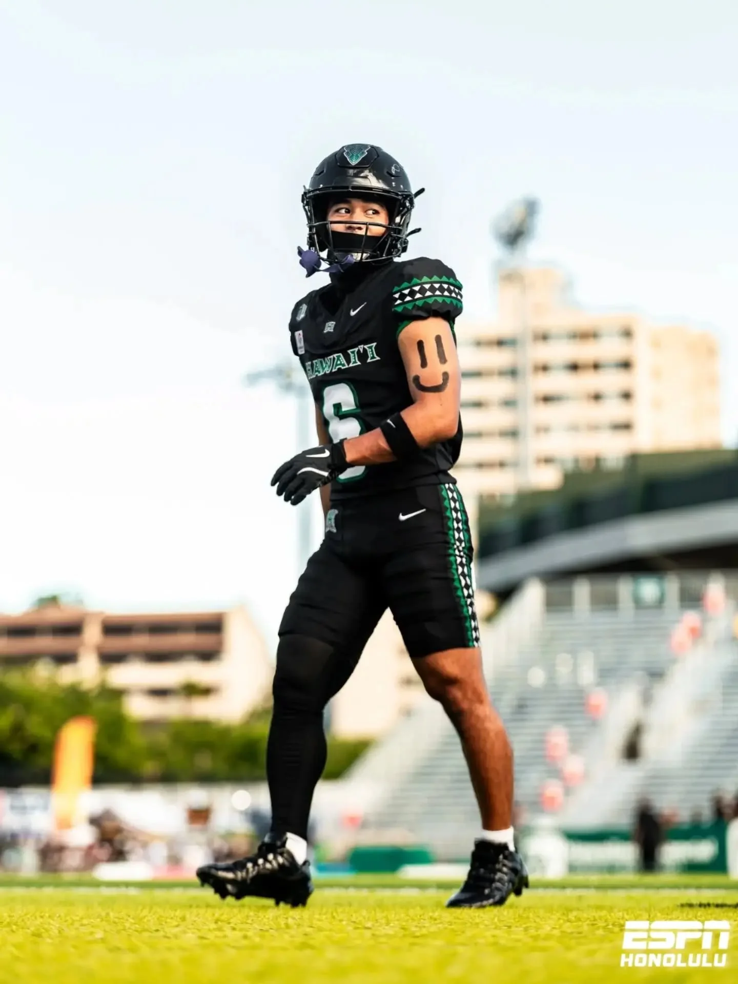 It's game time vs. New Mexico St. 🙂

Listen live on ESPN Honolulu 92.7 FM / 1500 AM with @johnveneri808 and @mark_veneri at 6pm HT.

#GoBows