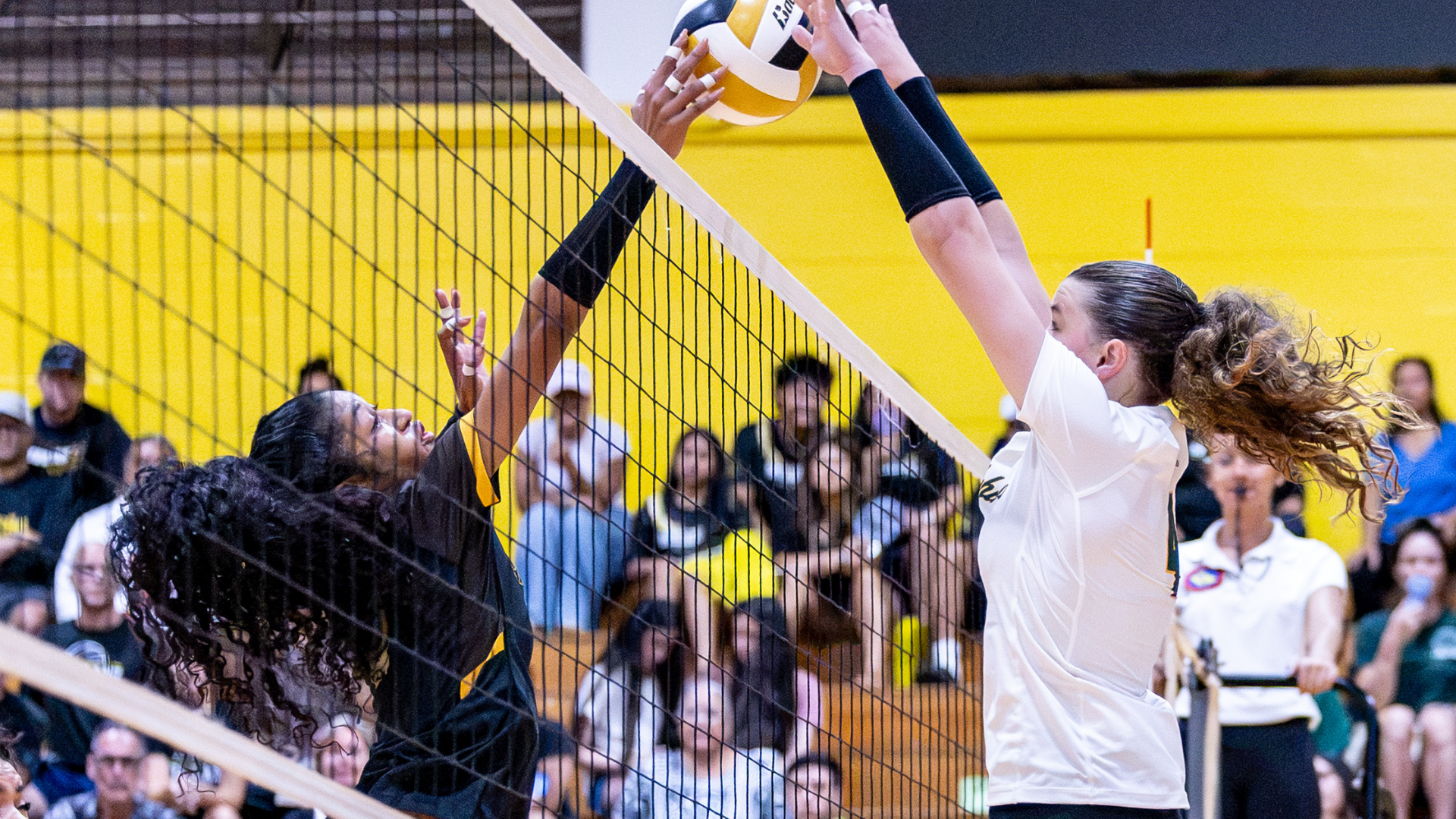 Mililani Sweeps Leilehua