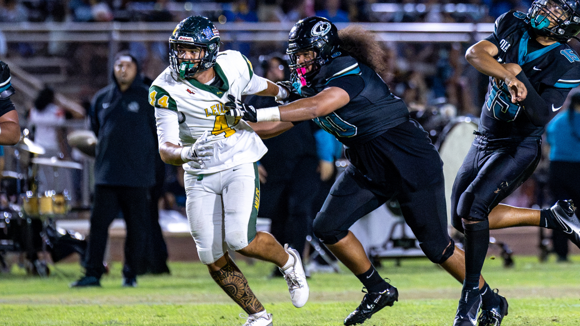 Kapolei Scores 21 in First Quarter, Shuts Out Leilehua 42–0