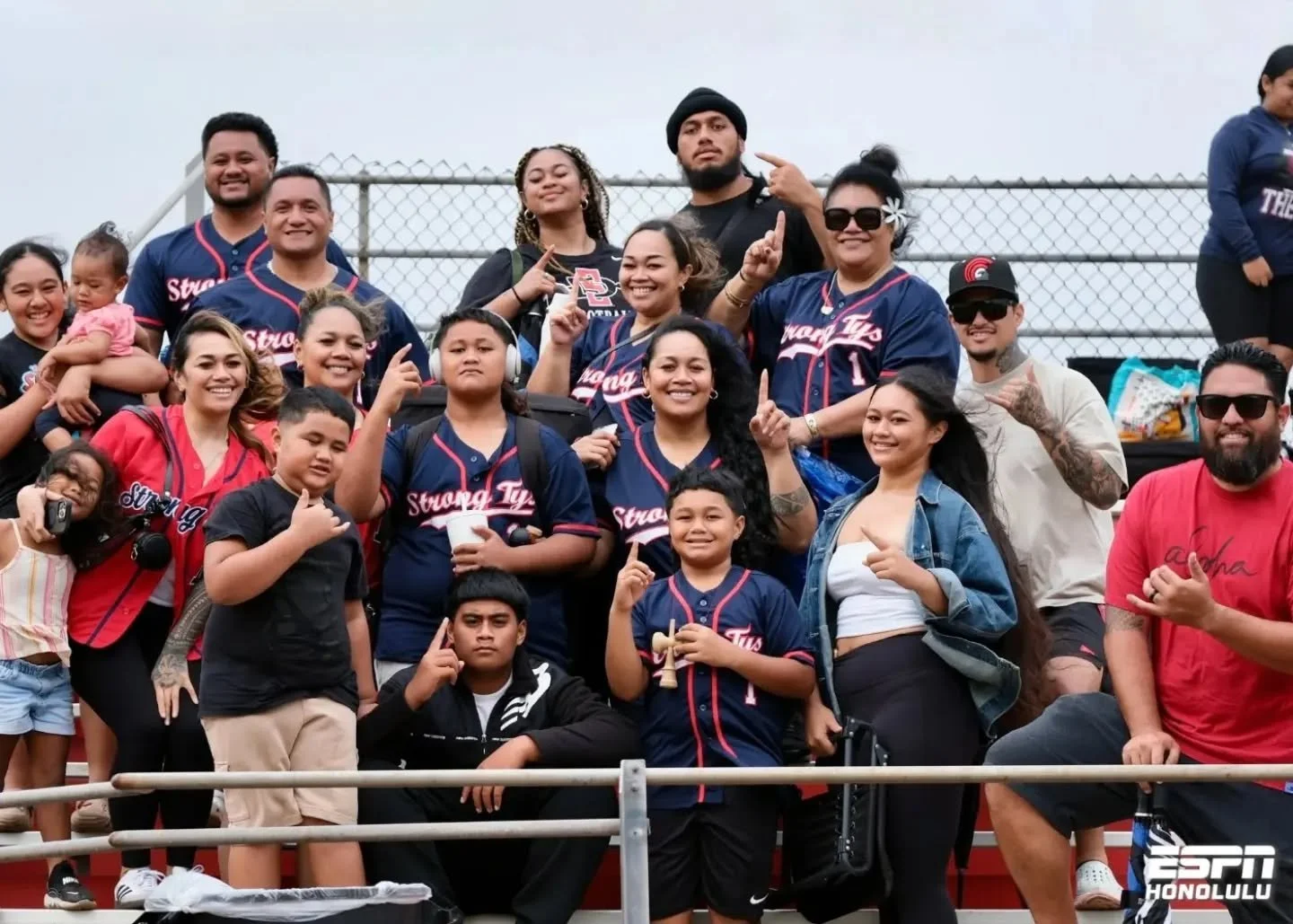 Catching up on posting some fan photos! 🤙🏽

📸 @shutterproof_808 @lorimckeownphotography

#ESPNHonoluluFanPhotos