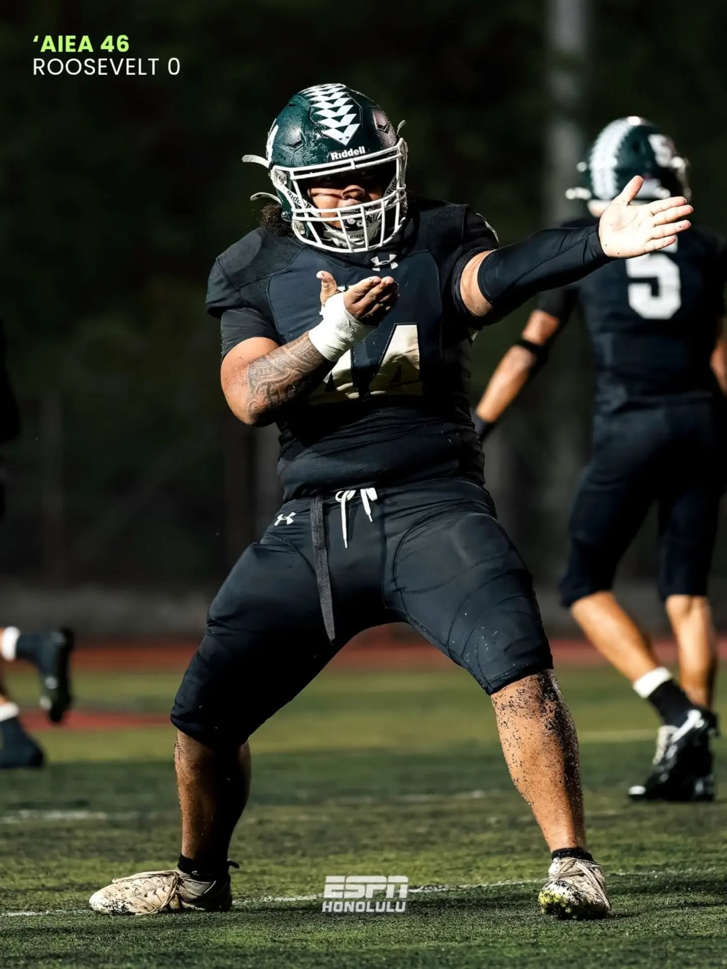 ʻAiea powered past Roosevelt, 46&ndash;0, behind 4 TDs from Fatboy Jesus-Kapesi who threw for 252 yards and 3 TDs while adding a rushing score.

Ezra Spencer caught two touchdown passes, and Cason Brooke added one as Nā Aliʻi paired a strong offensiv