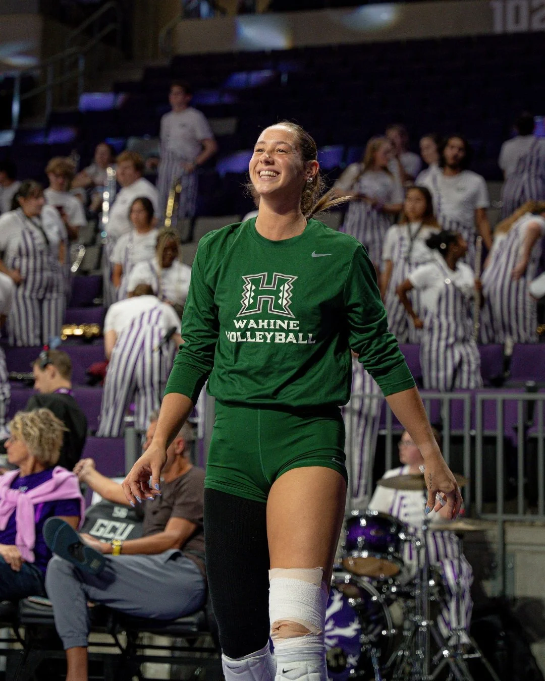 After sweeping Grand Canyon yesterday, the Rainbow Wahine look to keep it rolling in today&rsquo;s rematch. 🌈🏐

🎙️ Listen live on The New 1420 &mdash; Hawaiʻi&rsquo;s News &amp; Sports with @tifferspxp at 3 PM HST!

#GoBows

📸 @kadkawa