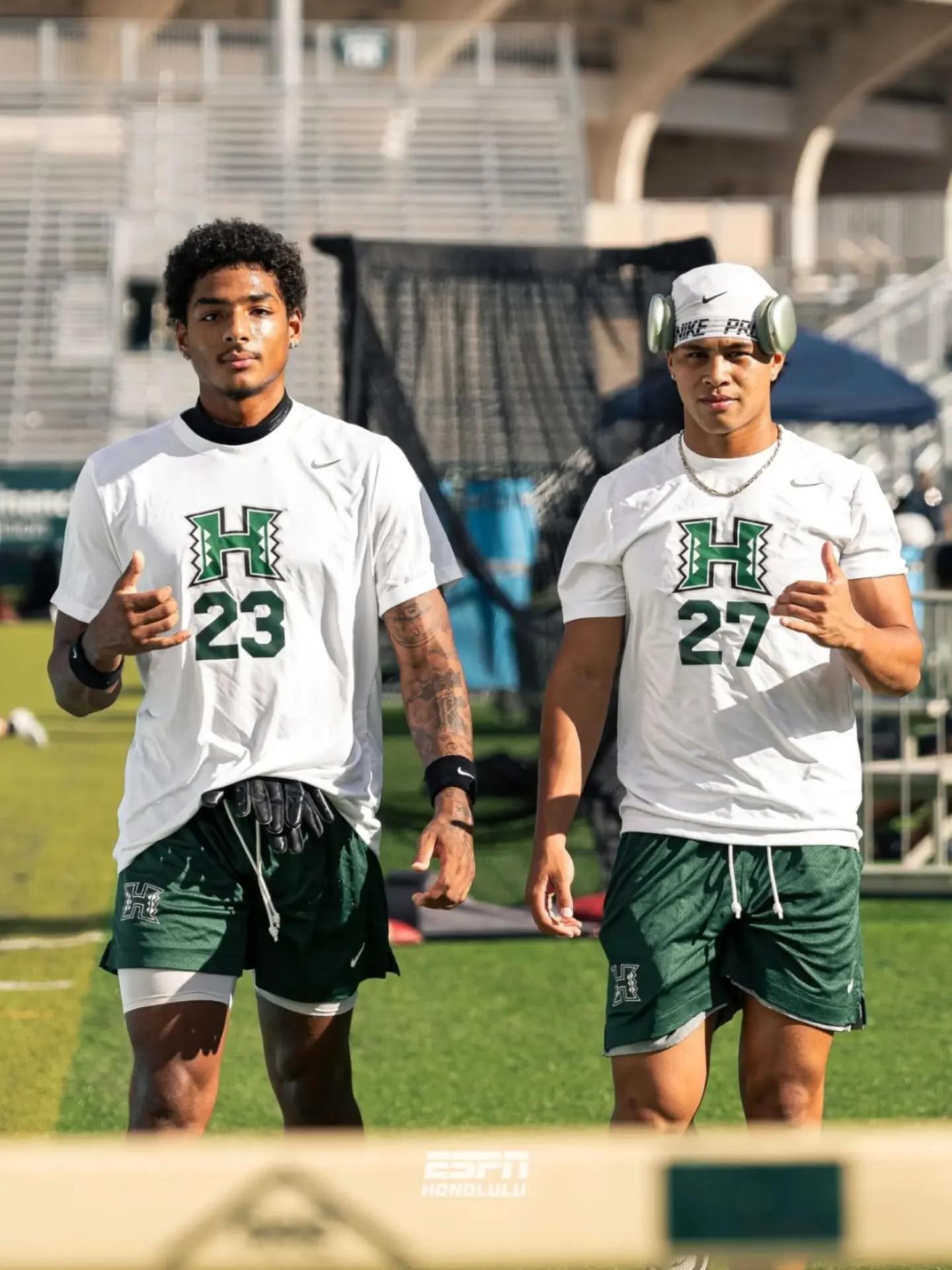 GAME DAY IN MĀNOA! 🌈🏈

The Rainbow Warriors are back home tonight to take on San Jos&eacute; State!

🎙️ Listen live on ESPN Honolulu 92.7 FM / 1500 AM with @johnveneri808 and @mark_veneri on the call.

🏈 Hawaiʻi vs. San Jos&eacute; State
⏰ Kickof