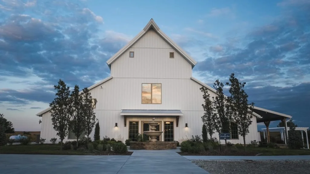 palace-events-center-trayner-iowa-palace-barn-exterior-front-1024x576.jpg