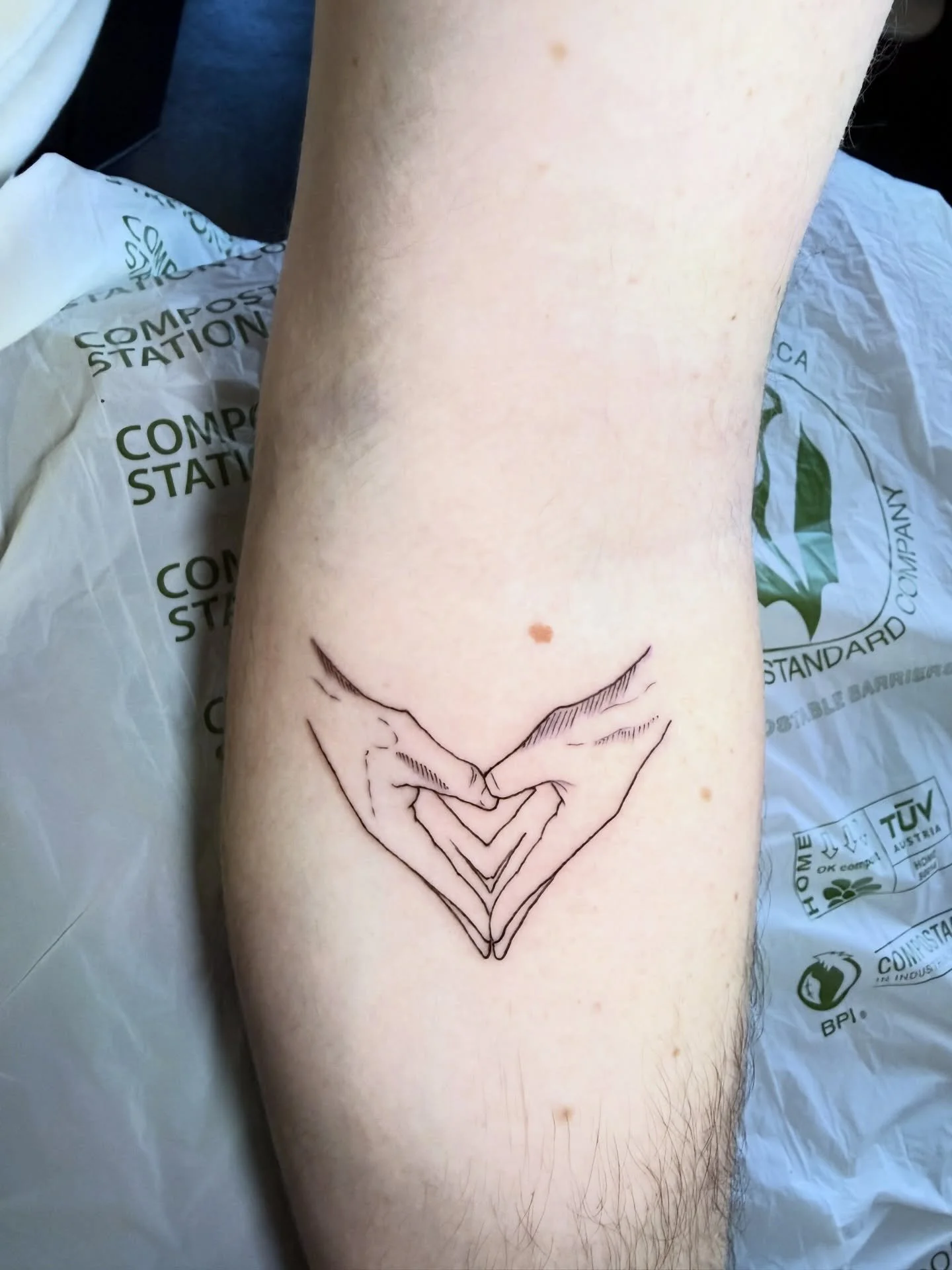 Love to all my clients 🫶
#pdxtattoo #hearttattoo #lovetattoo #ink #tattoolove