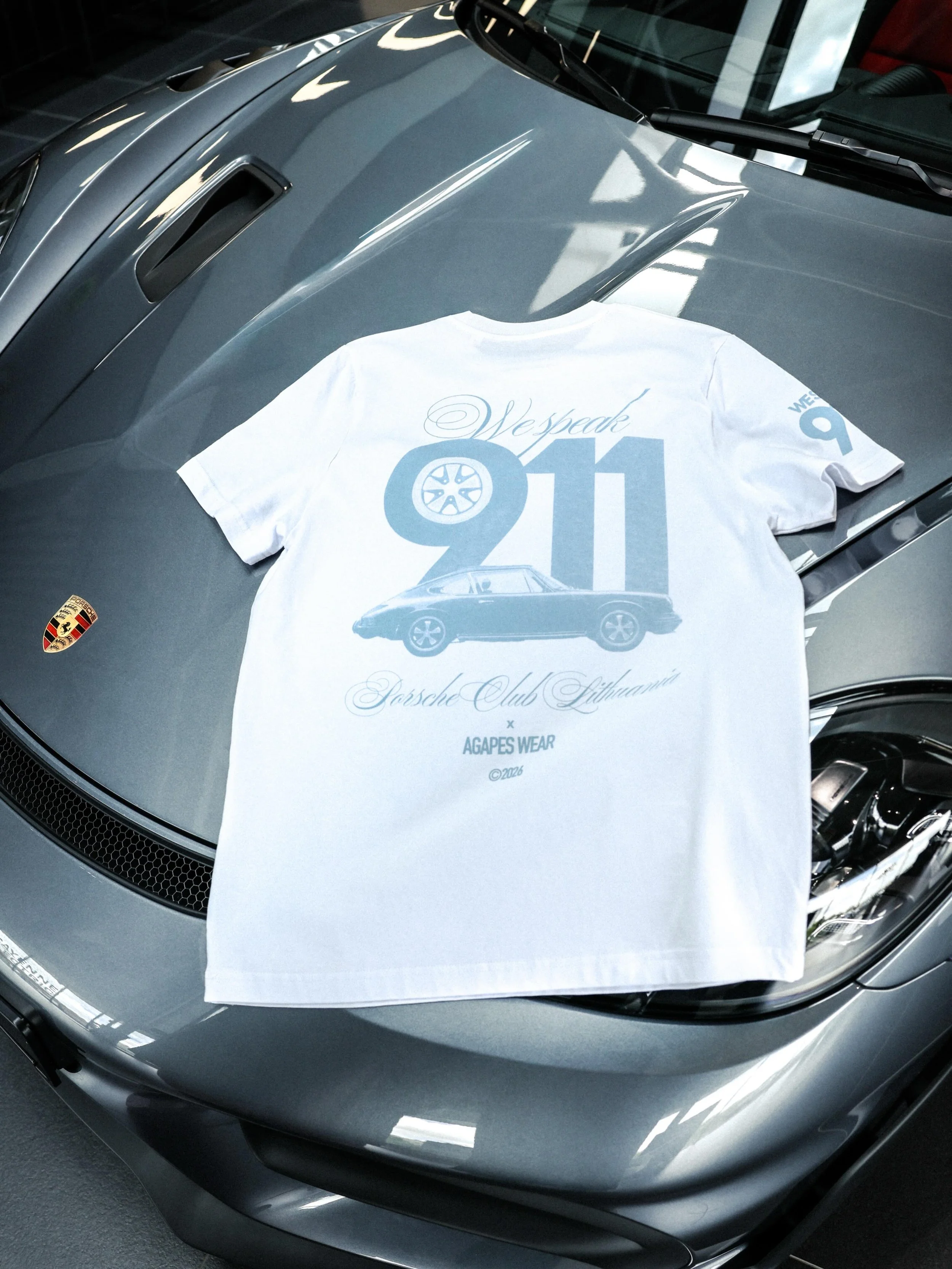 PORTFOLIO 006

LT // Grafikos dizainas Agapes Wear &times; Porsche Club Lithuania kolaboracijos mar&scaron;kinėliams.

EN // Graphic design for the Agapes Wear &times; Porsche Club Lithuania  collaboration T-shirt.